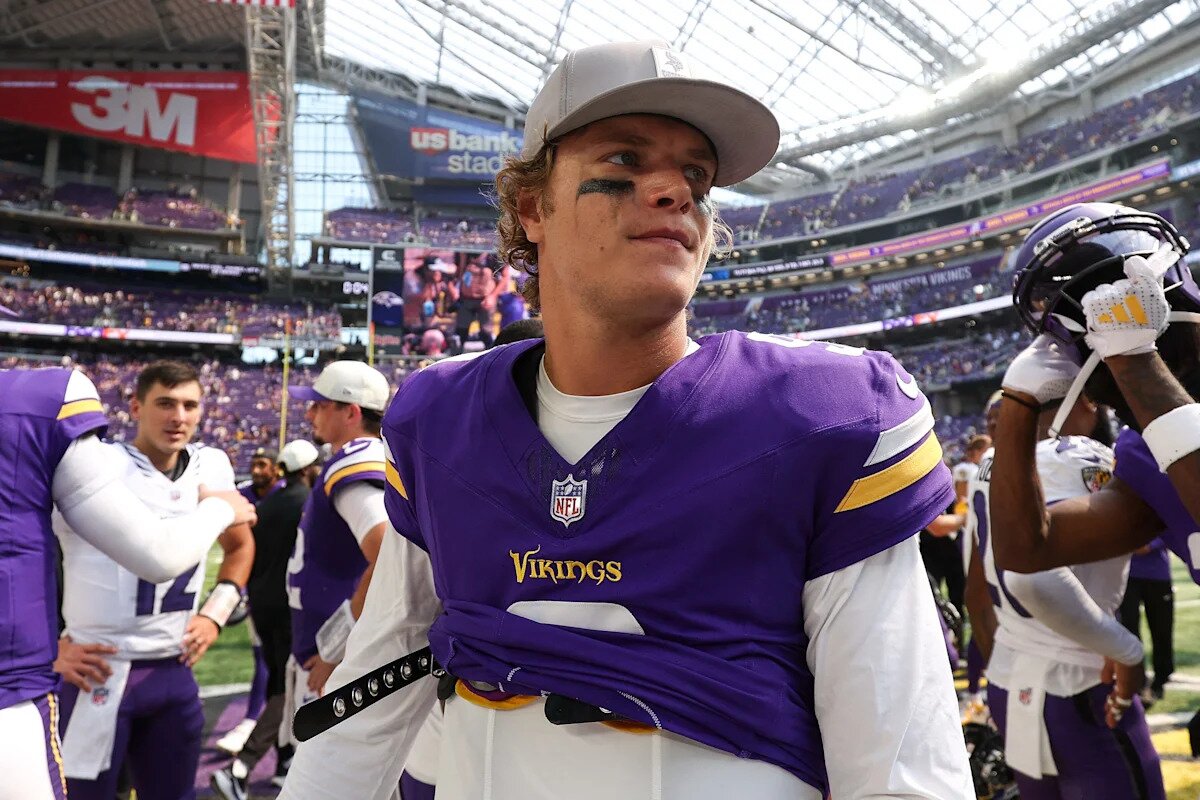 Winners and losers of NFL roster cuts: Who's bluffing on QBs?