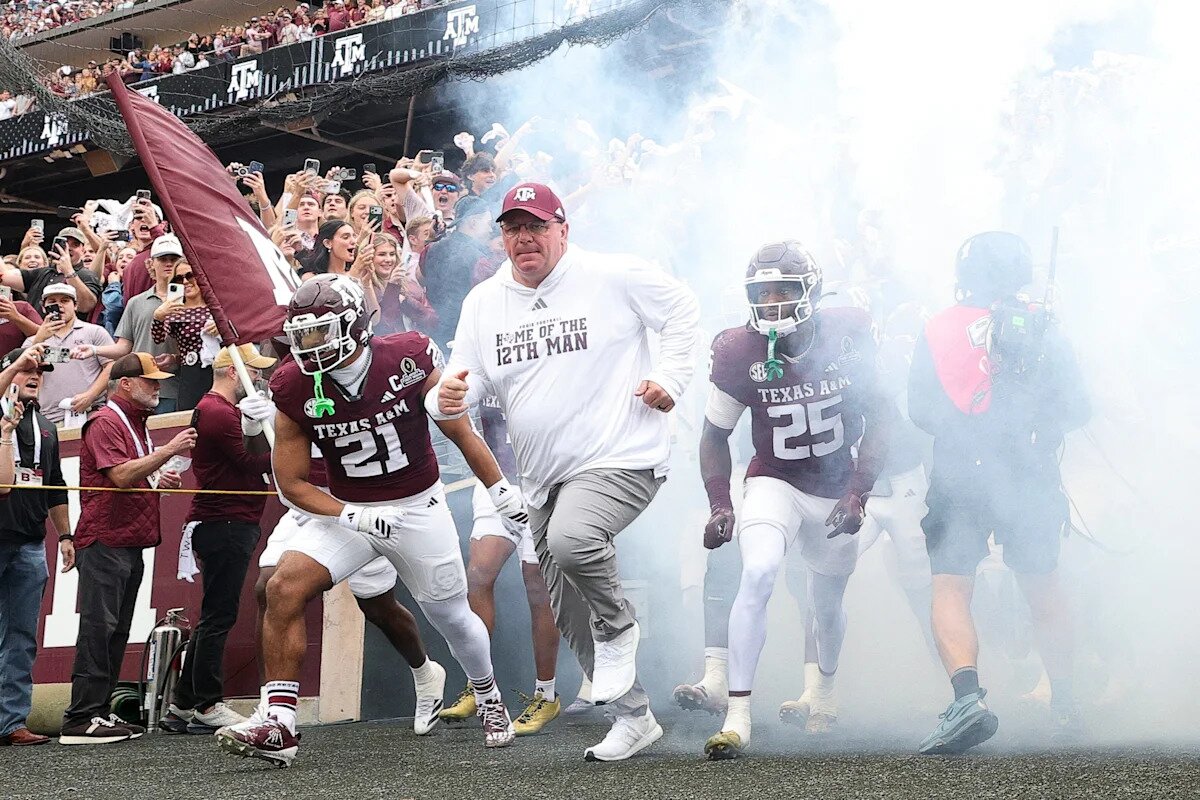 Texas A&M to wear special camouflage uniforms during Arkansas game