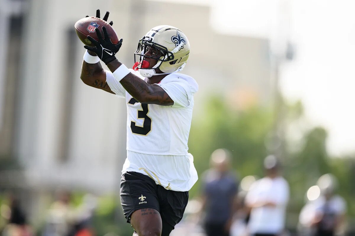 Saints' Etienne is still popular with ex-Jags teammates, touts Tuten's potential with Jacksonville