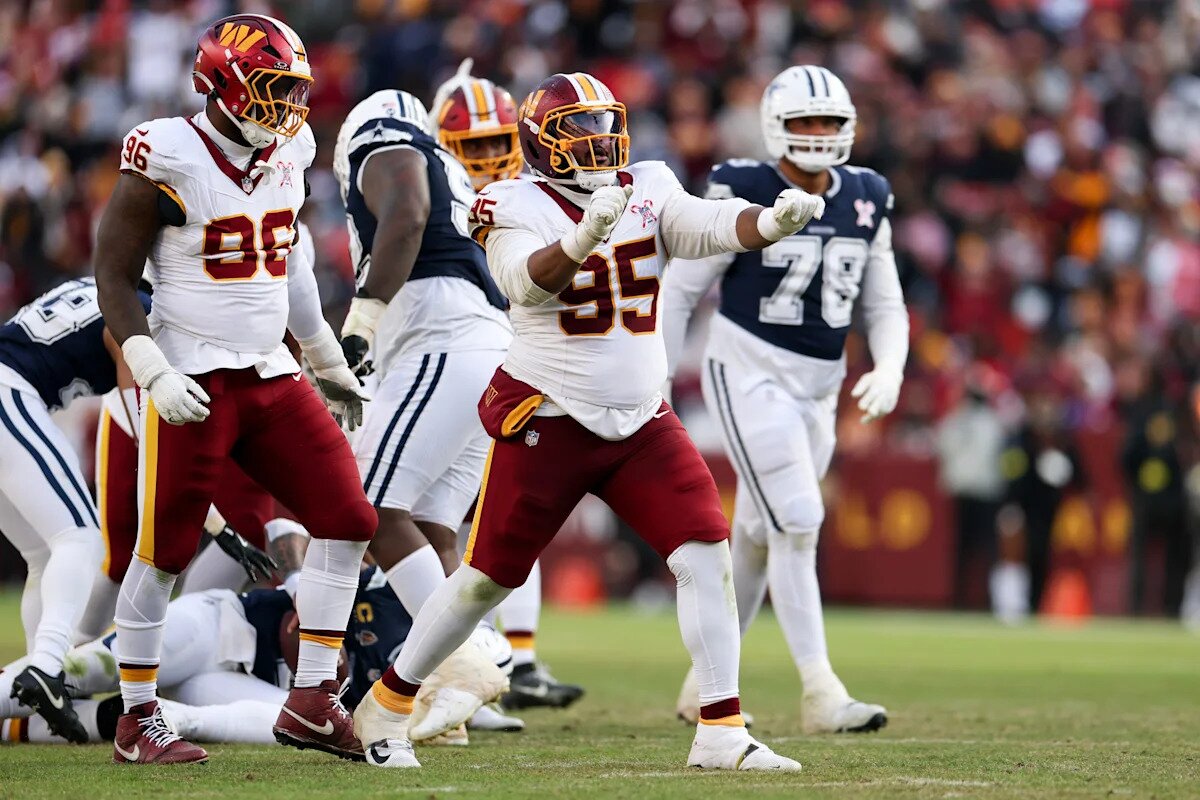 Former Commanders' 2nd-round picks heading in opposite directions after preseason opener