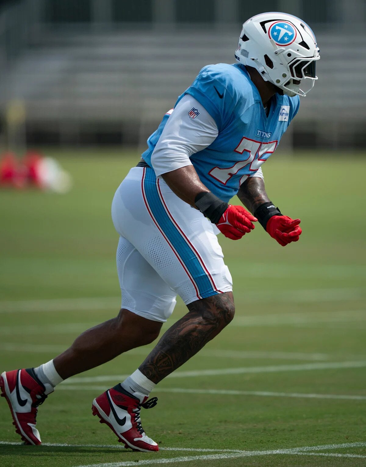 Two Titans OL kicked out of practice for fighting during scrappy joint session vs 49ers