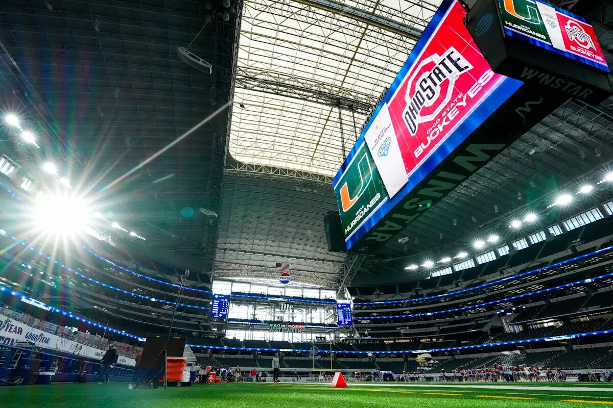 Ohio State extends record streak of appearing in preseason AP CFB Poll