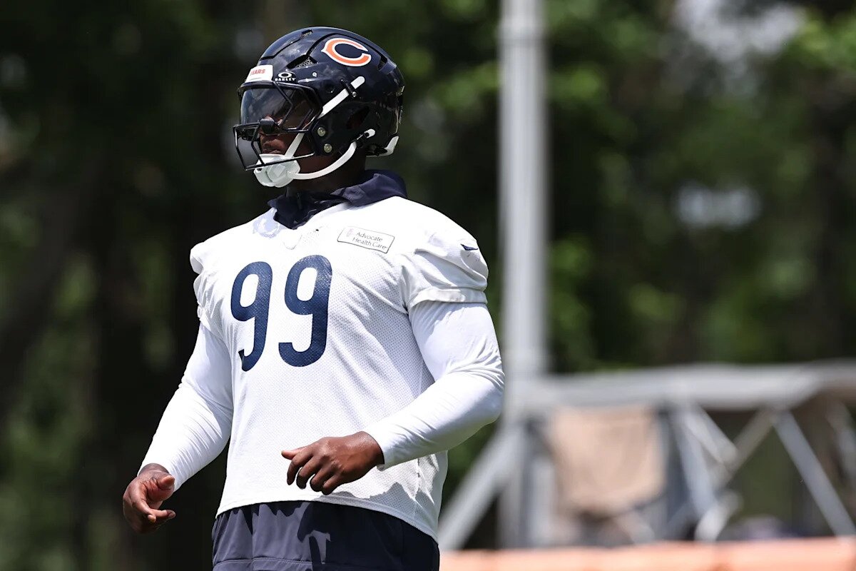 Bears HC Ben Johnson provides injury updates on key defensive starters