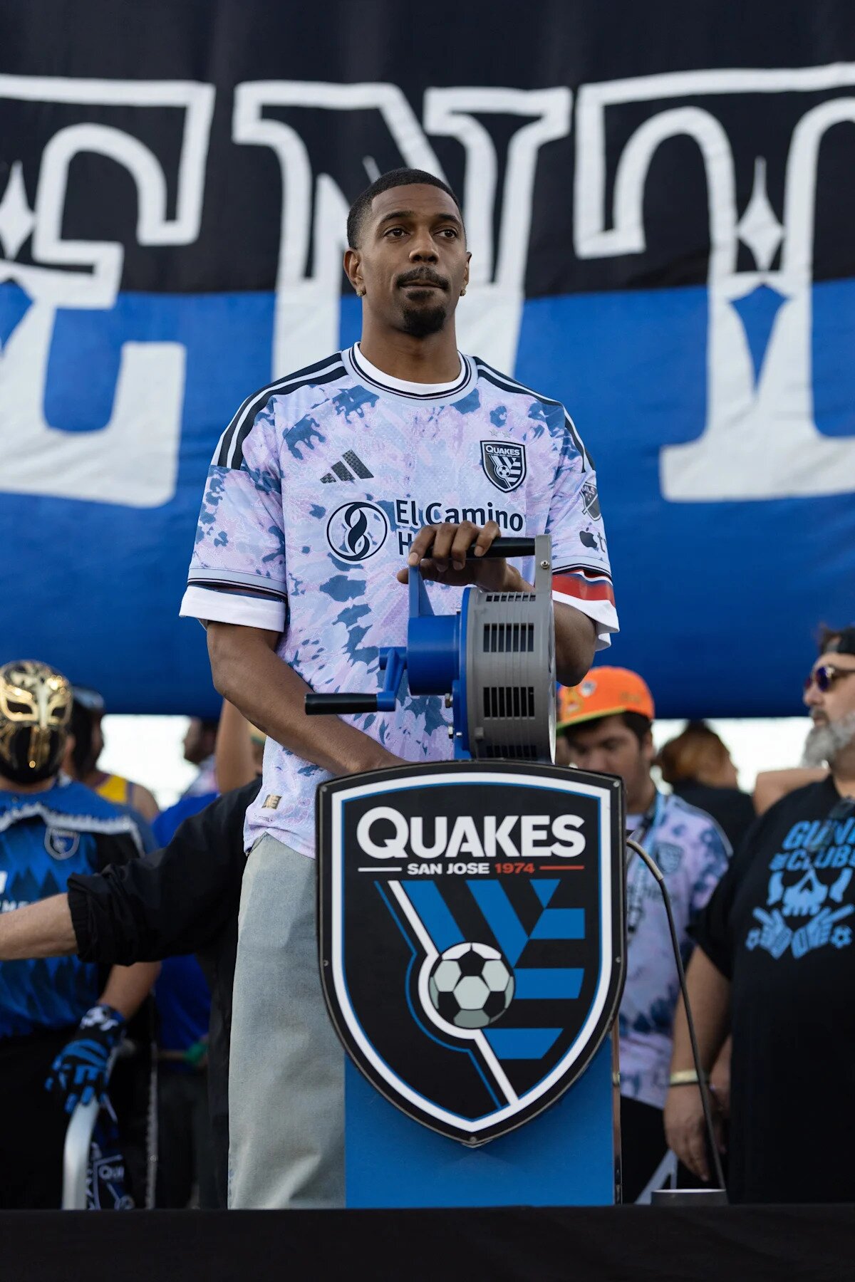 Warriors' De'Anthony Melton makes appearance at Quakes game