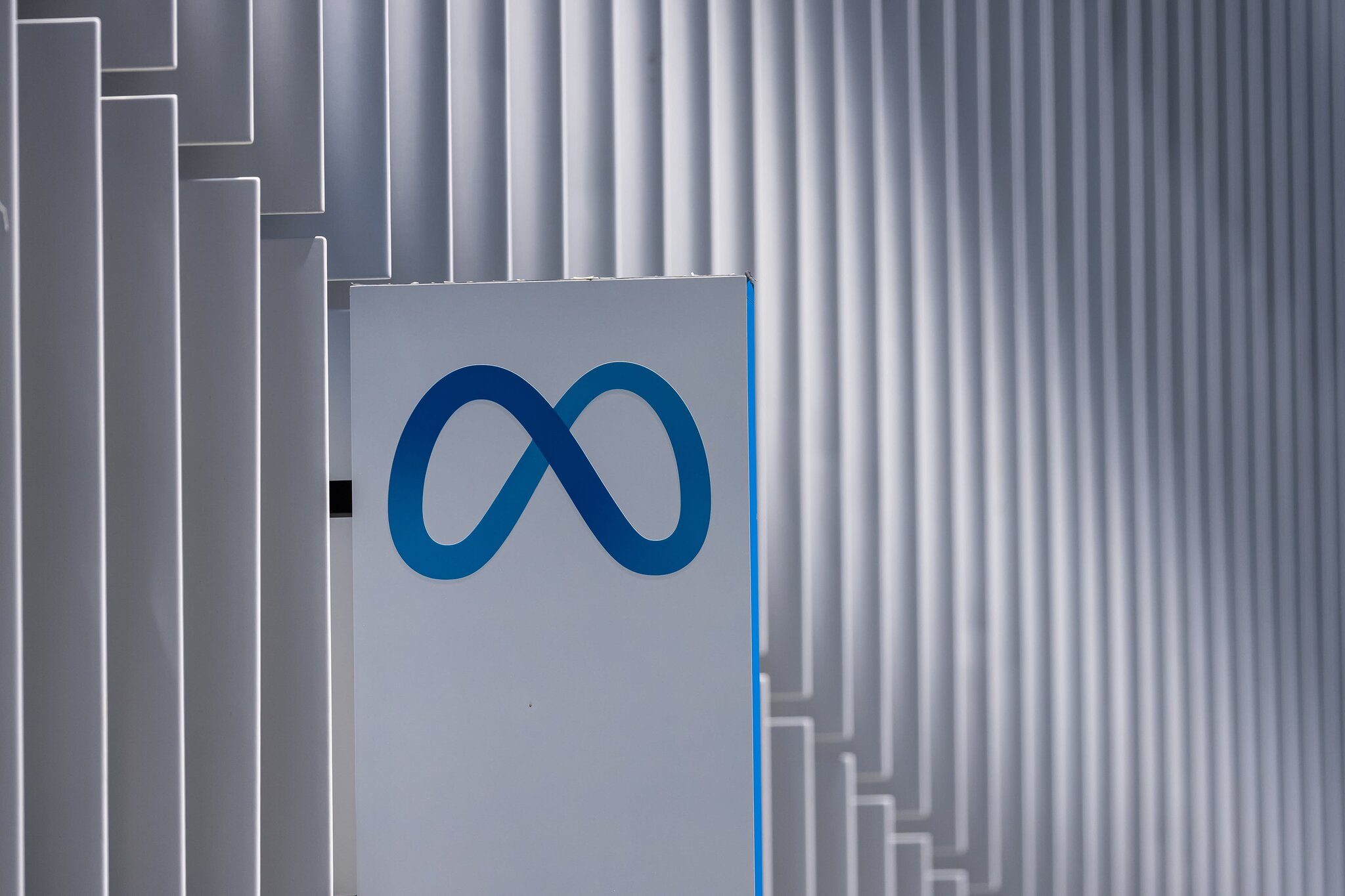 Meta stock sinks 10% on earnings miss, 'barely passable' quarter