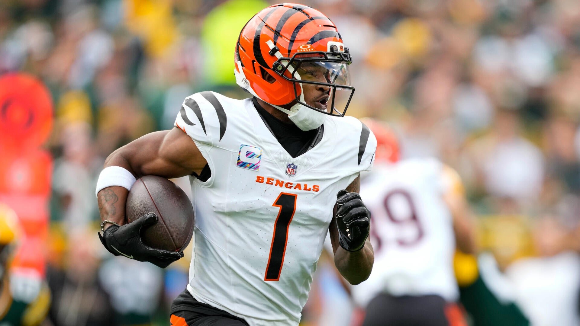Ja'Marr Chase injury scare: Bengals All-Pro goes down awkwardly in practice, OK after 'hyperextension