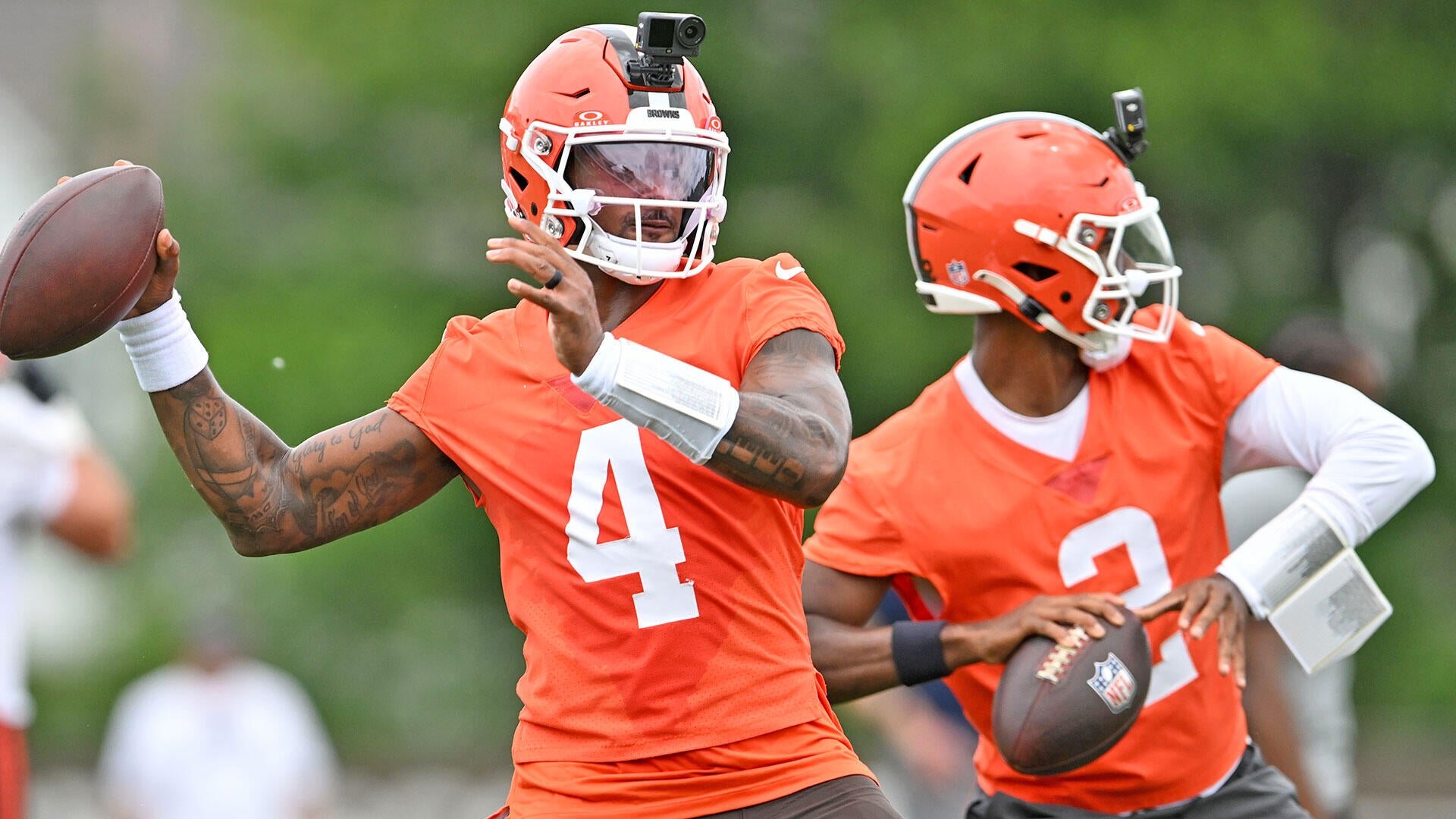 Browns HC reveals plan for naming starter as QB battle continues between Deshaun Watson, Shedeur Sanders