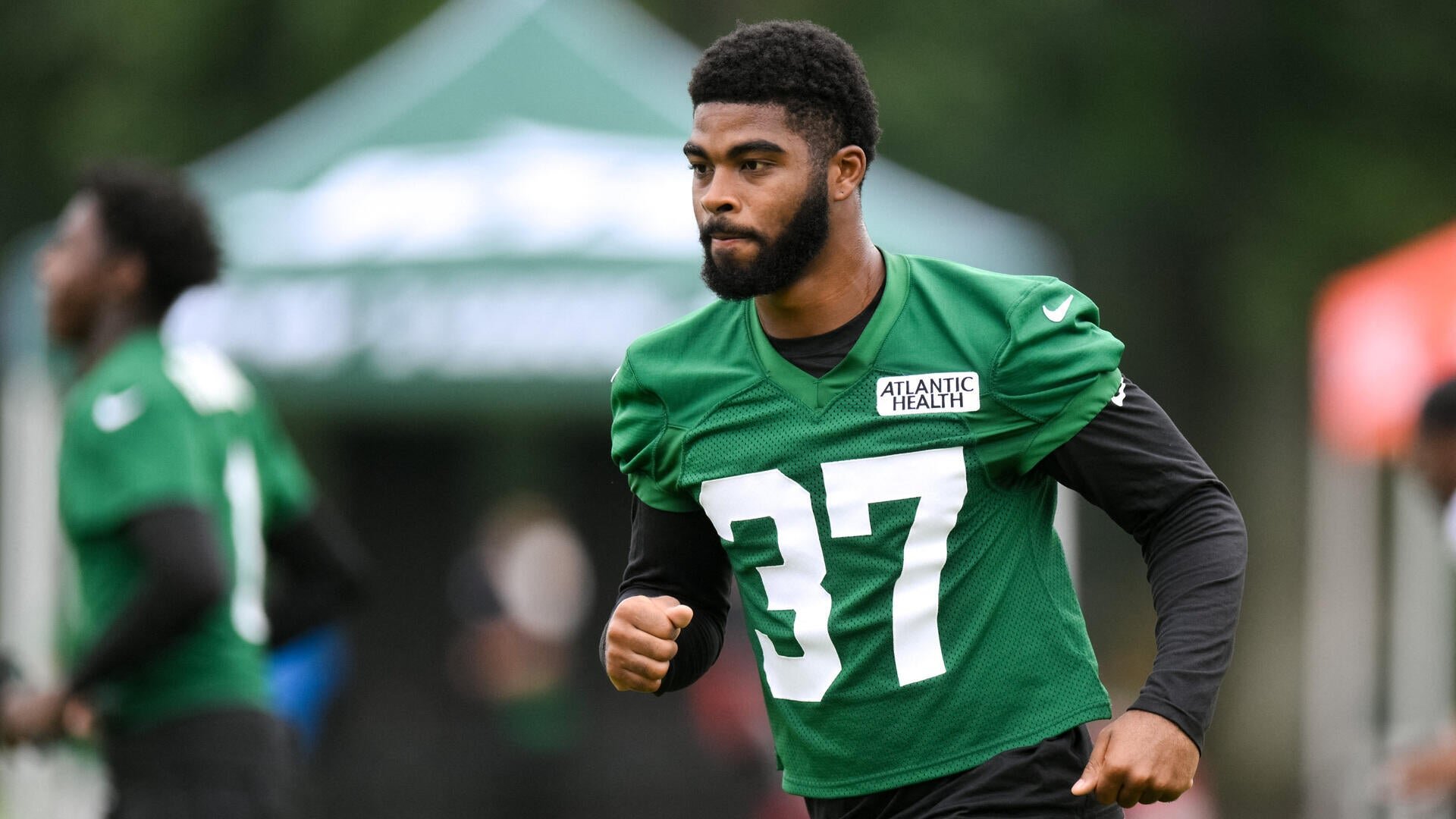 Jets CB Qwan'tez Stiggers hospitalized after collapsing in practice