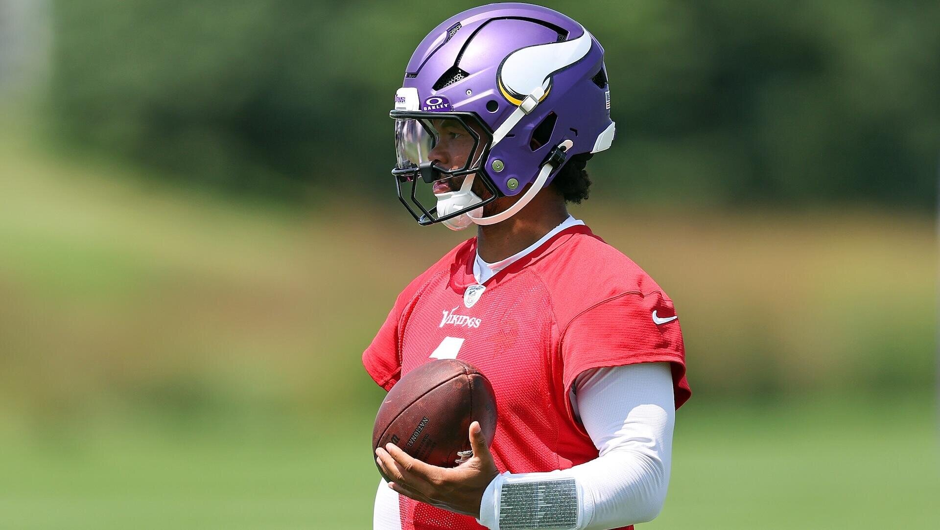Vikings name Kyler Murray starting quarterback over J.J. McCarthy