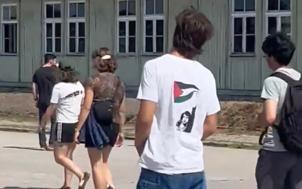 Mauthausen staff call cops after dispute erupts over teen wearing ‘Free Palestine’ shirt