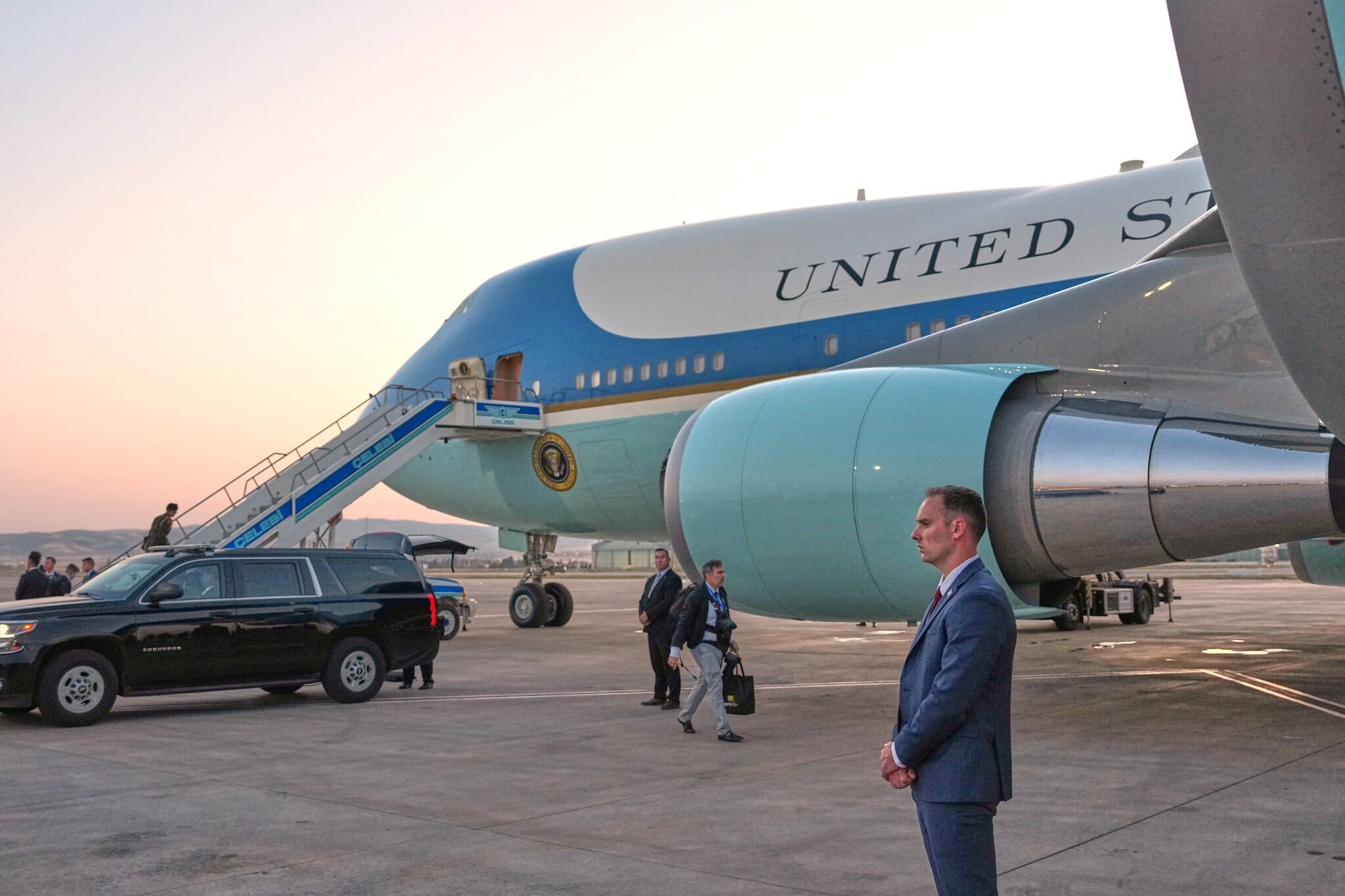 Trump’s Air Force One Ankara decoy flight put top officials, reporters at deadly risk