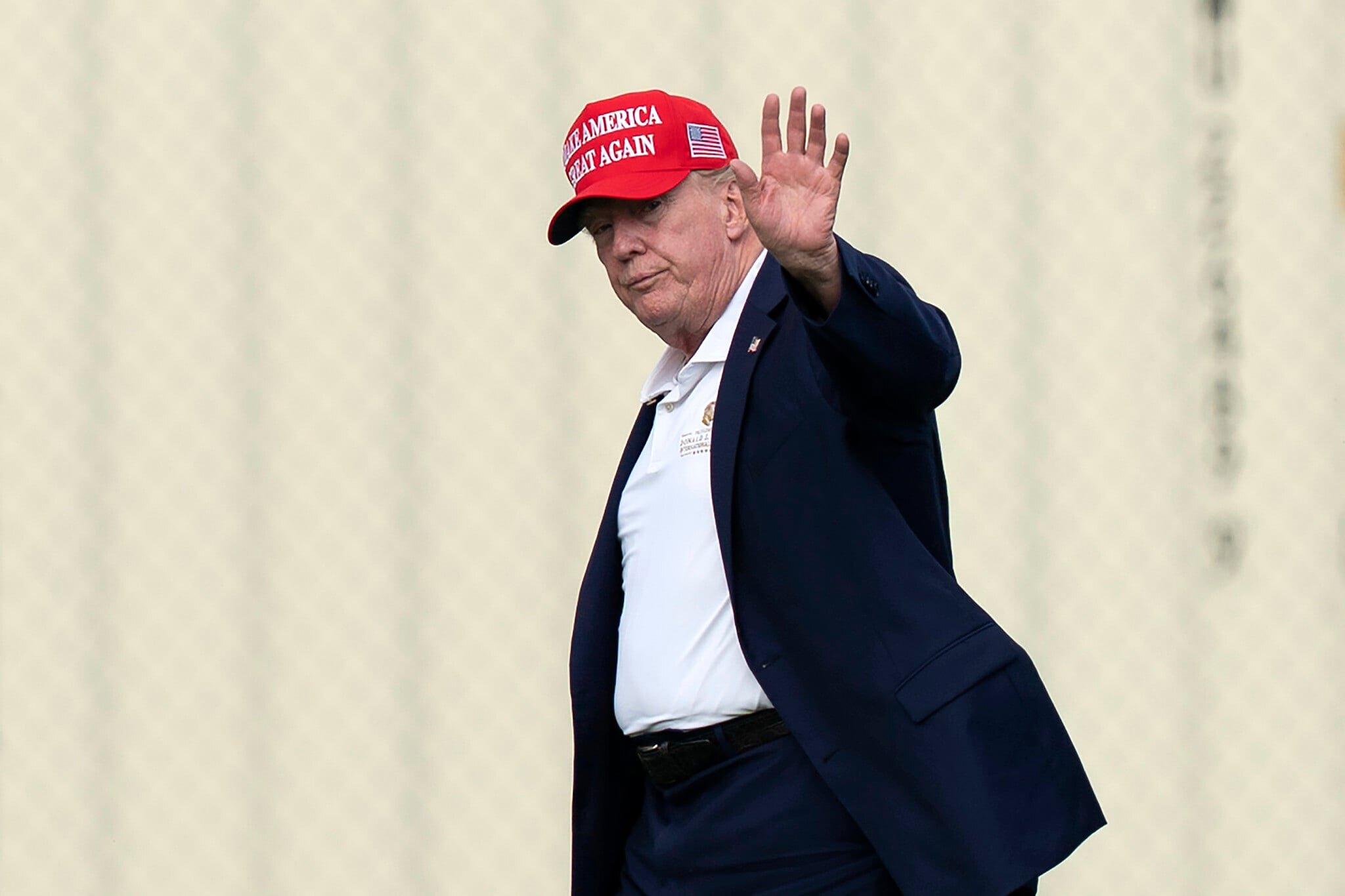 Trump’s approval rating sinks to presidency low of 33% as Iran war drags on