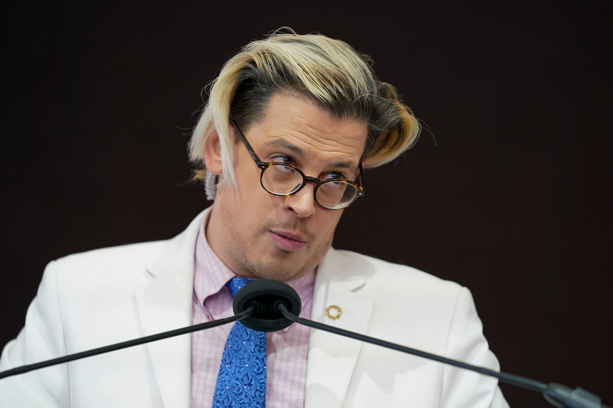 Far-right provocateur and Kanye spokesman Milo Yiannopoulos arrested by ICE