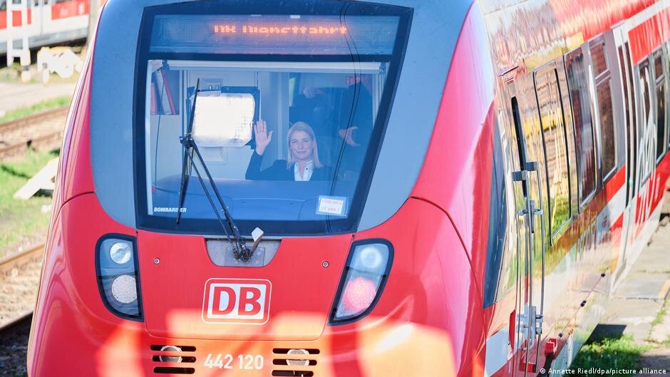 Germany news: DB hampered by 'organized irresponsibility