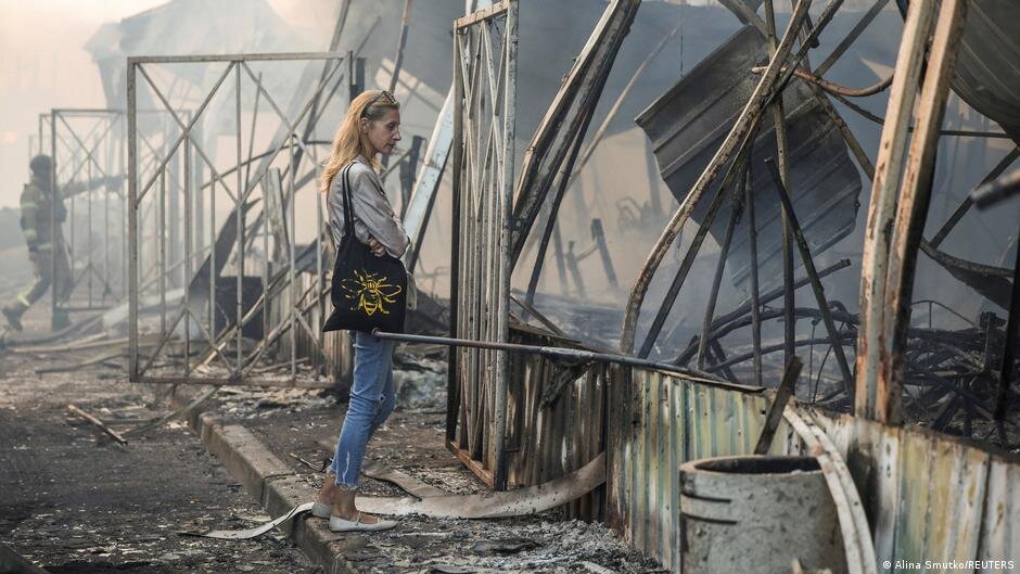 Deaths in Ukraine after Zelenskyy warns of Russian strikes