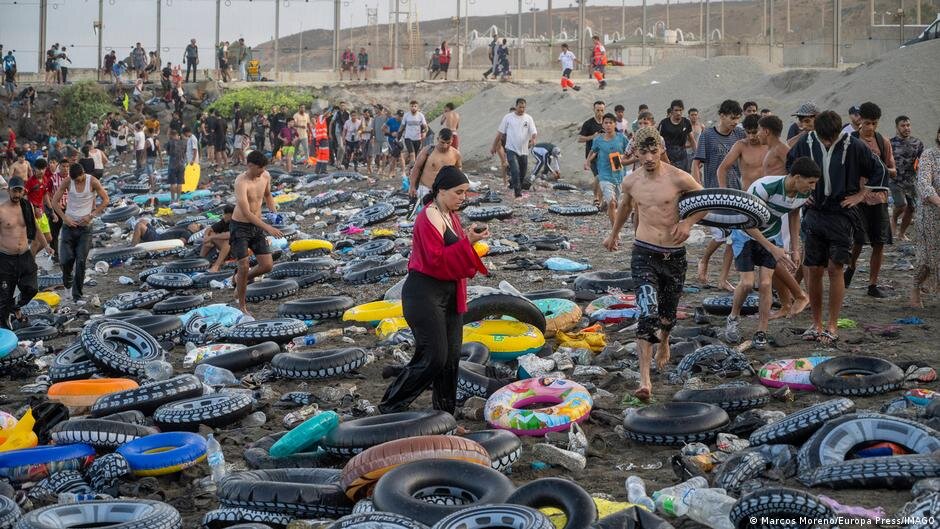 Spain's PM heads to Ceuta after thousands breached border