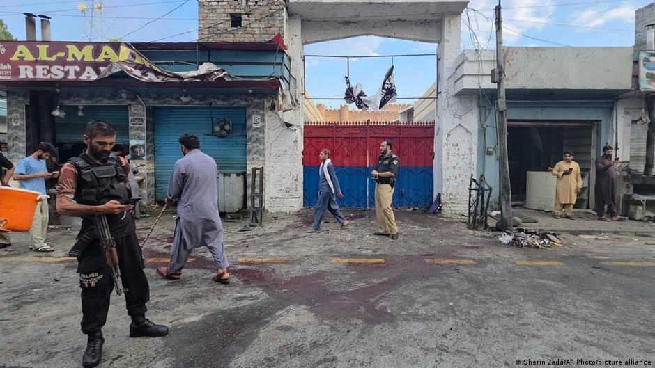 Pakistan: Suicide bomber kills 14 at anti-militancy protest