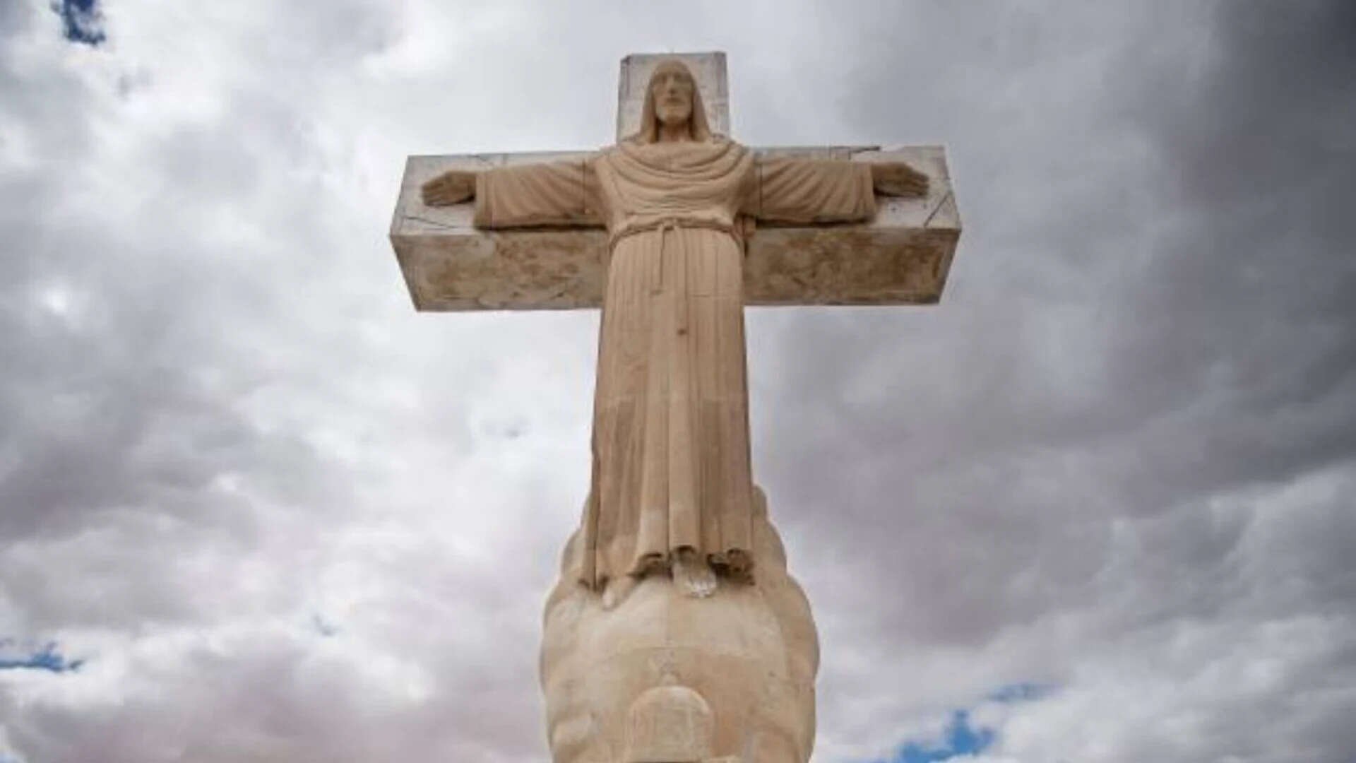 Church and Jesus statue caught in Trump’s border wall land fight