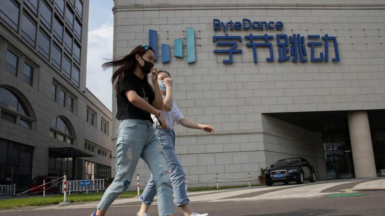 I still miss him': China’s AI crackdown leaves users mourning lost virtual boyfriends