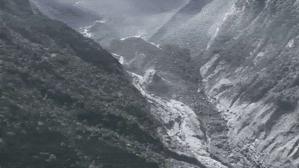 Second flood 'imminent'? Nepal halts rescue ops as China border lake begins overflowing