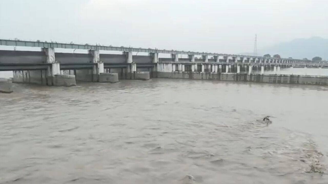 Flood fears in Bihar as several rivers cross danger marks amid Nepal rains
