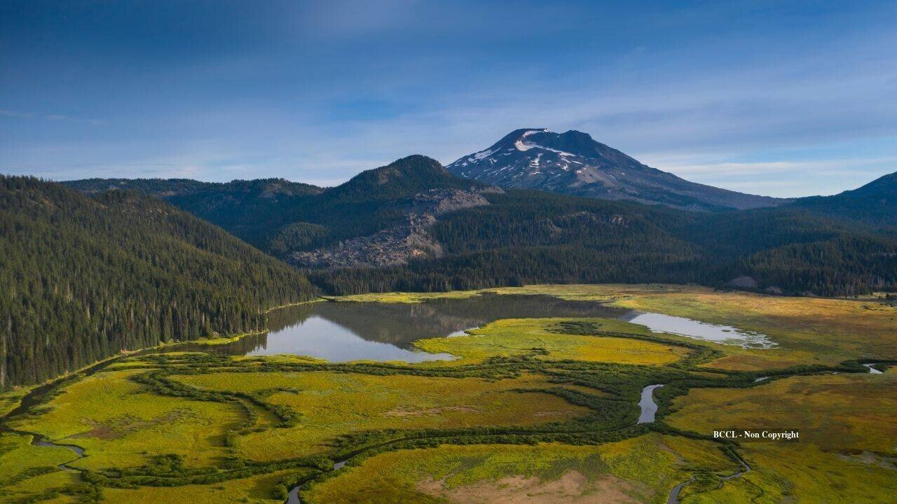 Scientists find vast hidden water reserves beneath Oregon’s volcanic Cascades