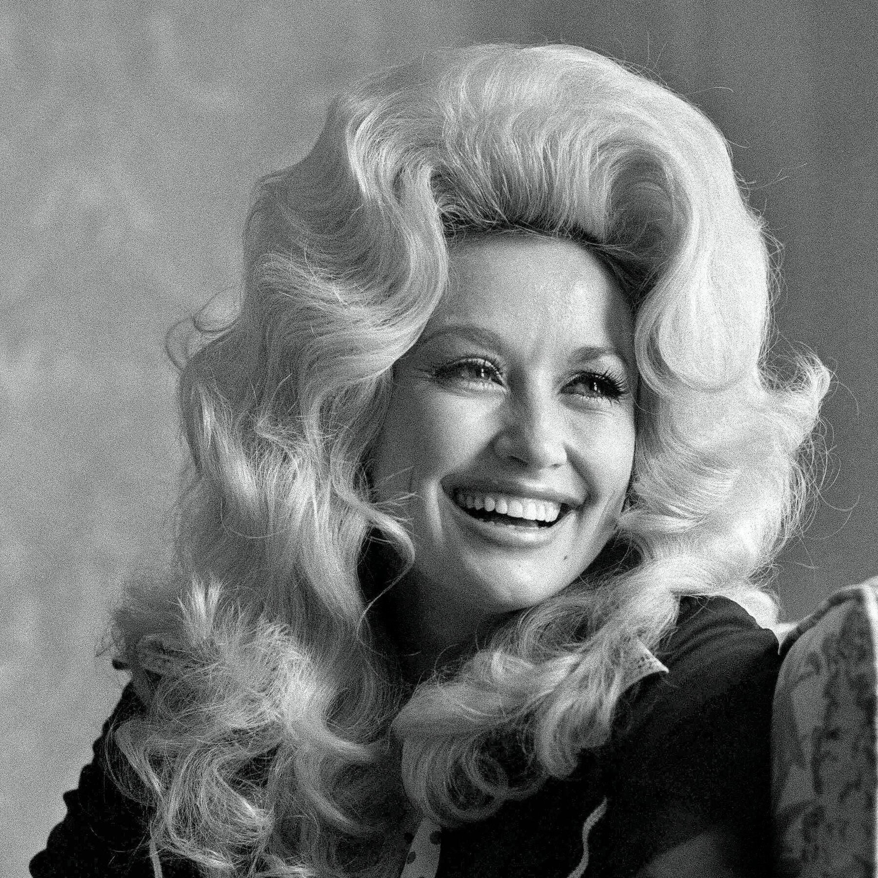 Dolly Parton, Country Music Superstar Whose Songs Spoke to Millions, Dies at 80