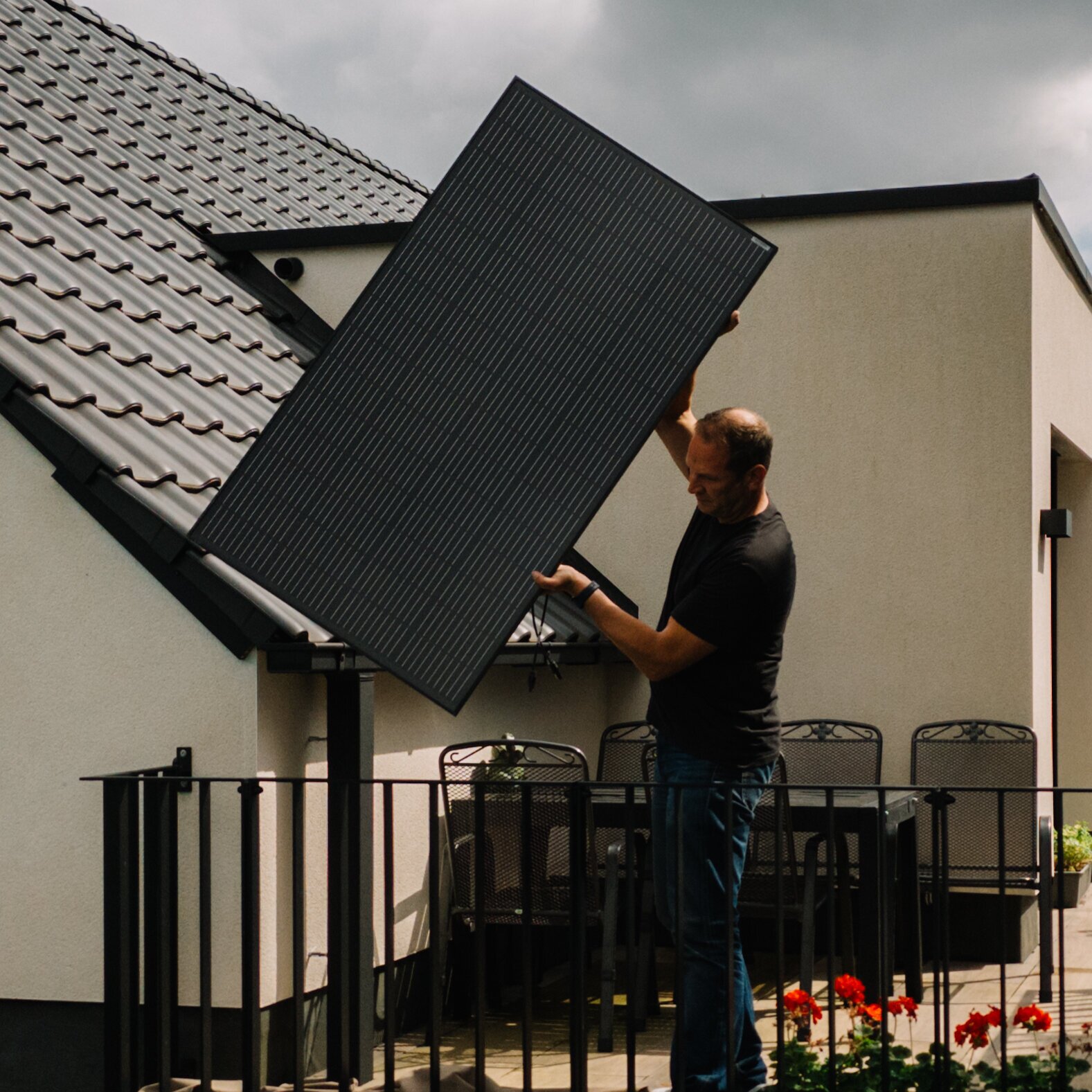 What You Need to Know About Installing Plug-In Solar Panels