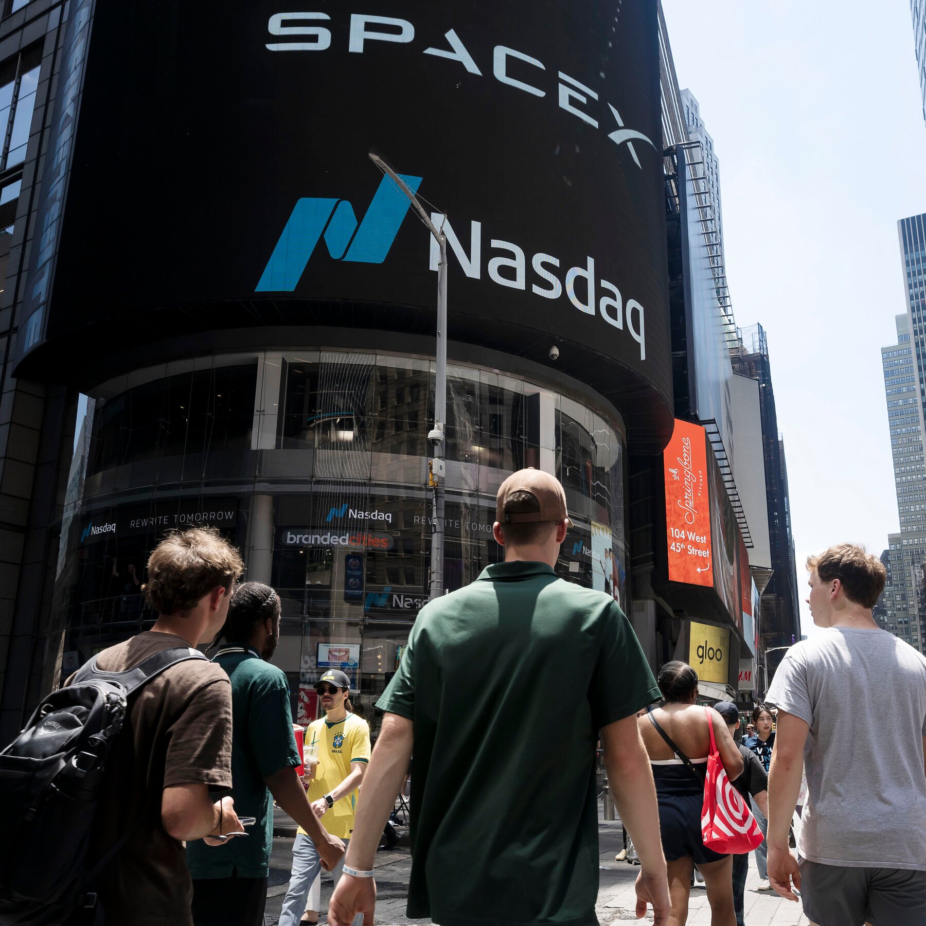 SpaceX’s Spending on A.I. Soars, In First Results After I.P.O.