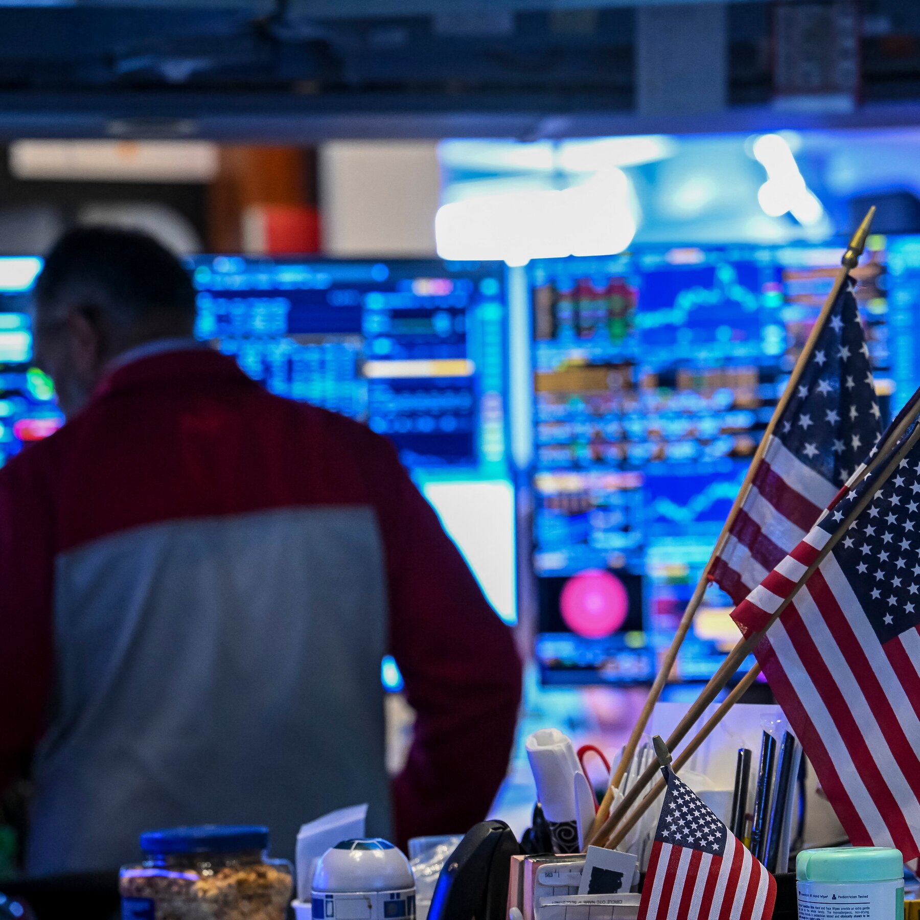 Stock Trading by Lawmakers Becomes a Campaign Attack Line