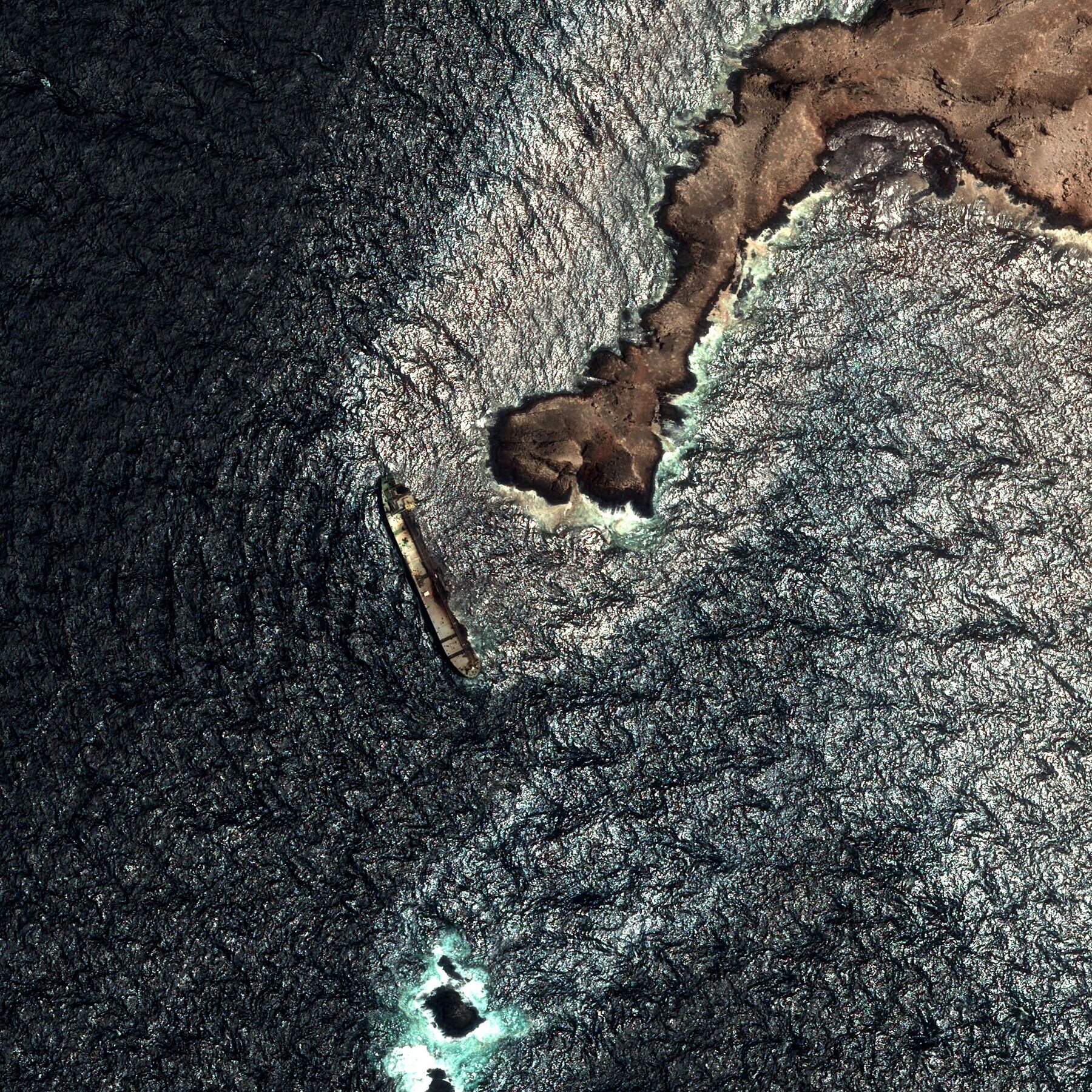 Iran War Raises Risk of Collisions and Oil Spills in Strait of Hormuz