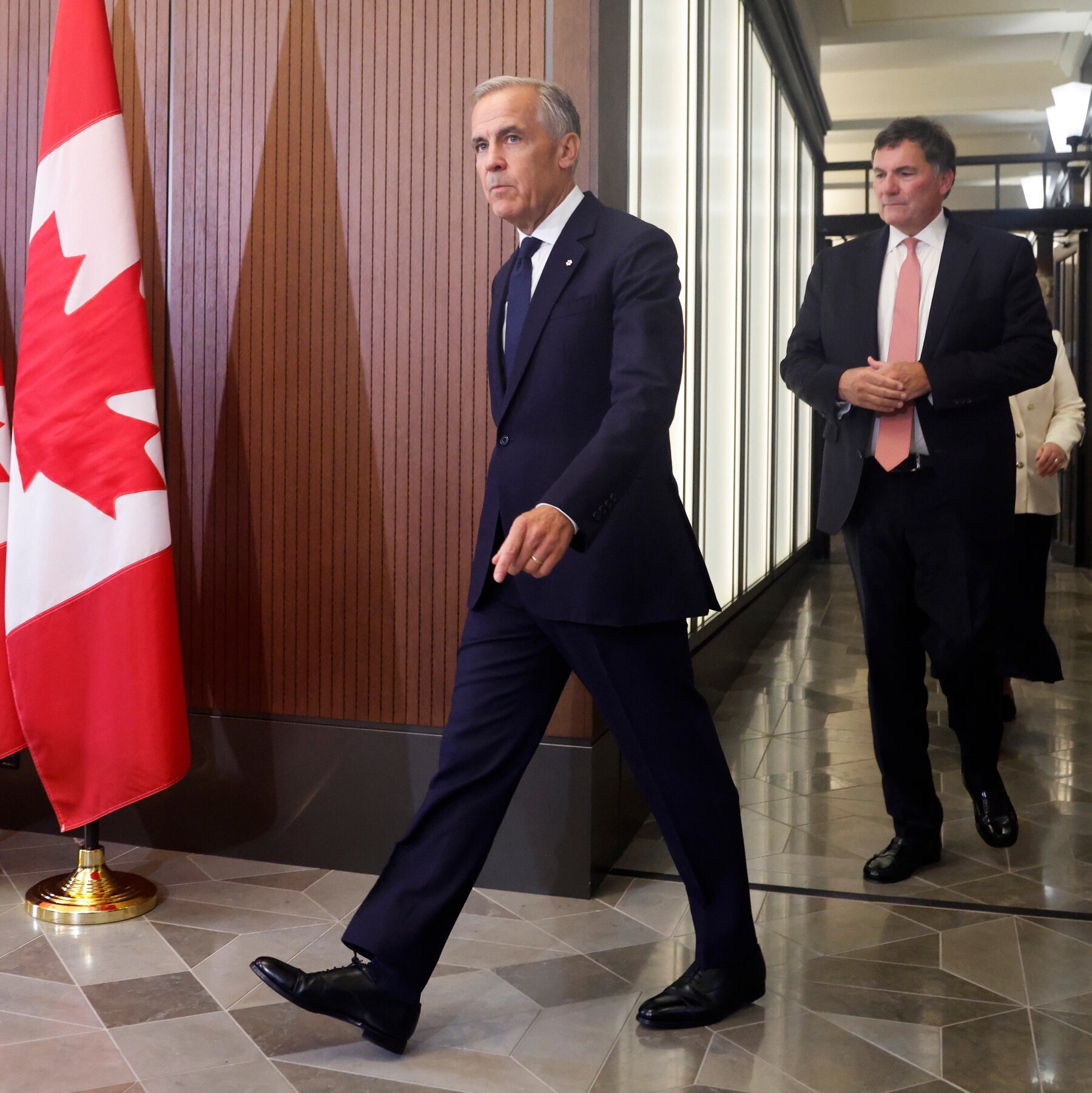 Carney Stands Up to Trump in U.S.-Canada Trade War
