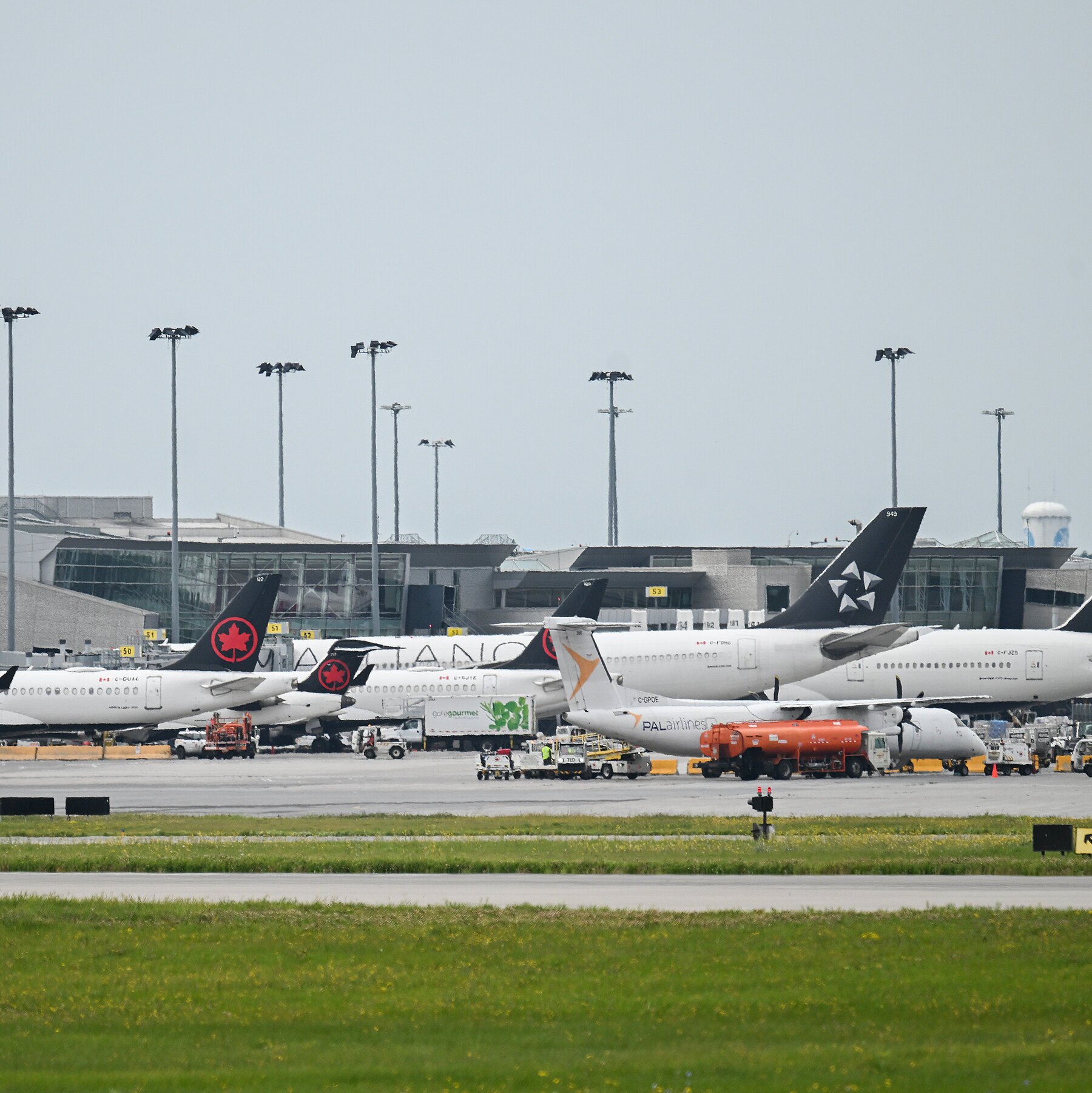 Worker Dies After Accident With Plane at Montreal Airport
