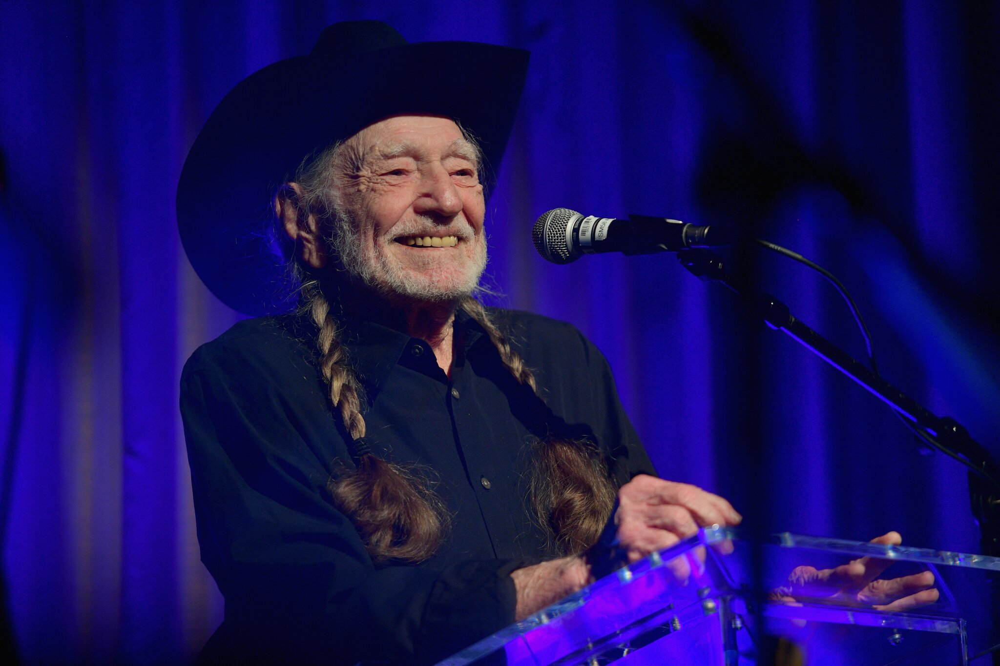 Willie Nelson Urges Americans to Fight the Construction of Data Centers: They ‘Only Destroy the Environment Around Them