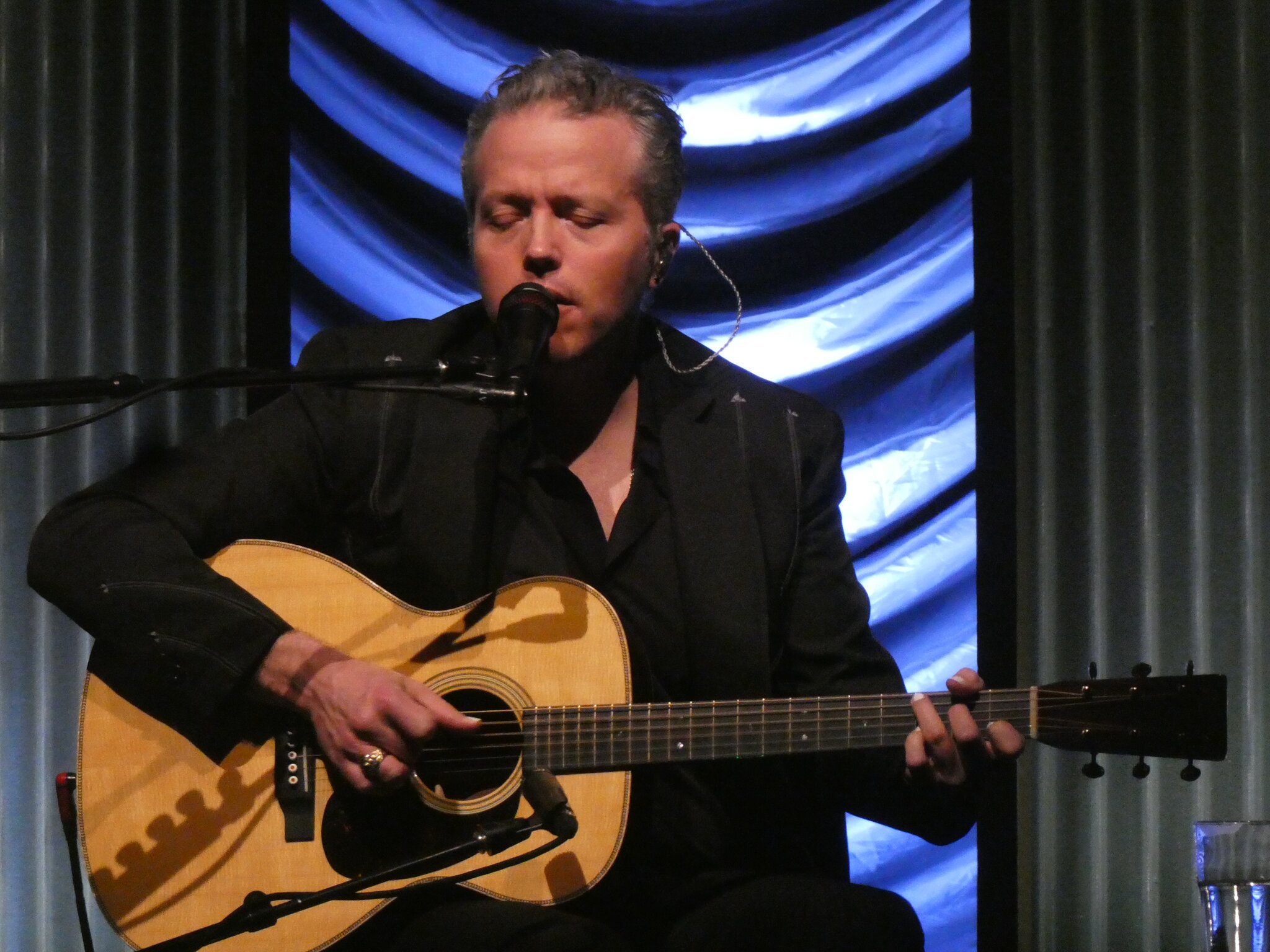 Jason Isbell Leads New Suno Lawsuit, Claims AI Music Generator ‘Exploits’ Musicians’ Identities in Models