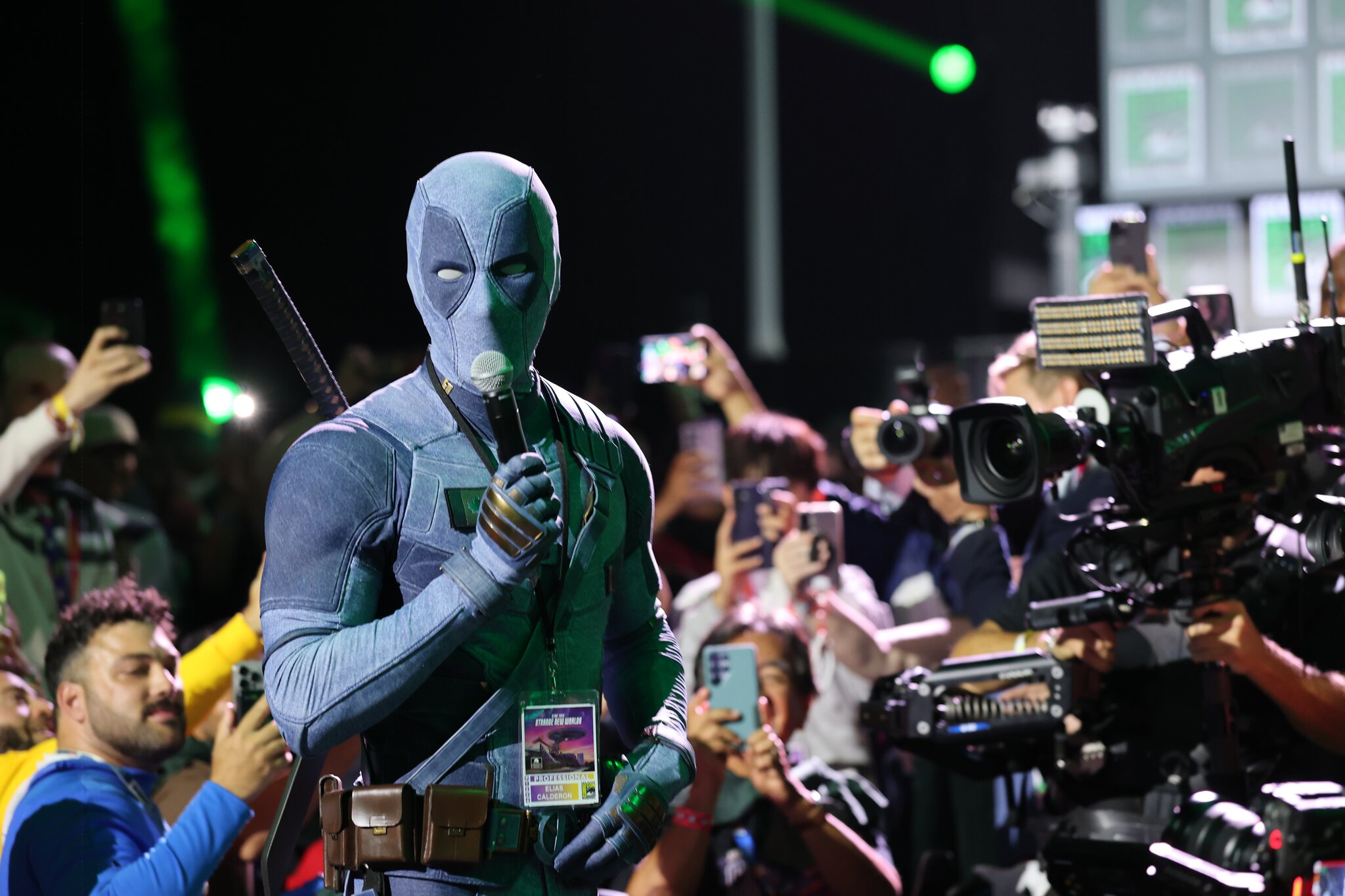 Ryan Reynolds Snuck Into Comic-Con as Deadpool With ‘No Handlers’ and ‘No Security’: ‘I Felt So Lucky