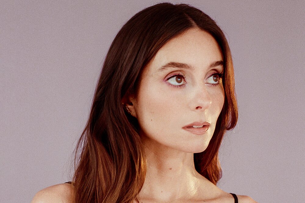 Mary Beth Barone on Her Debut Netflix Special ‘Galaxy Brain,’ Wanting to ‘Offend the Correct People’ and ‘Overcompensating’…