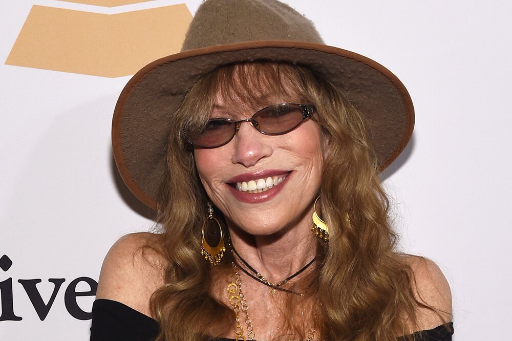 Carly Simon Reveals Parkinson’s Disease Diagnosis: ‘I Have Not Stopped Living and I Have Not Stopped Working