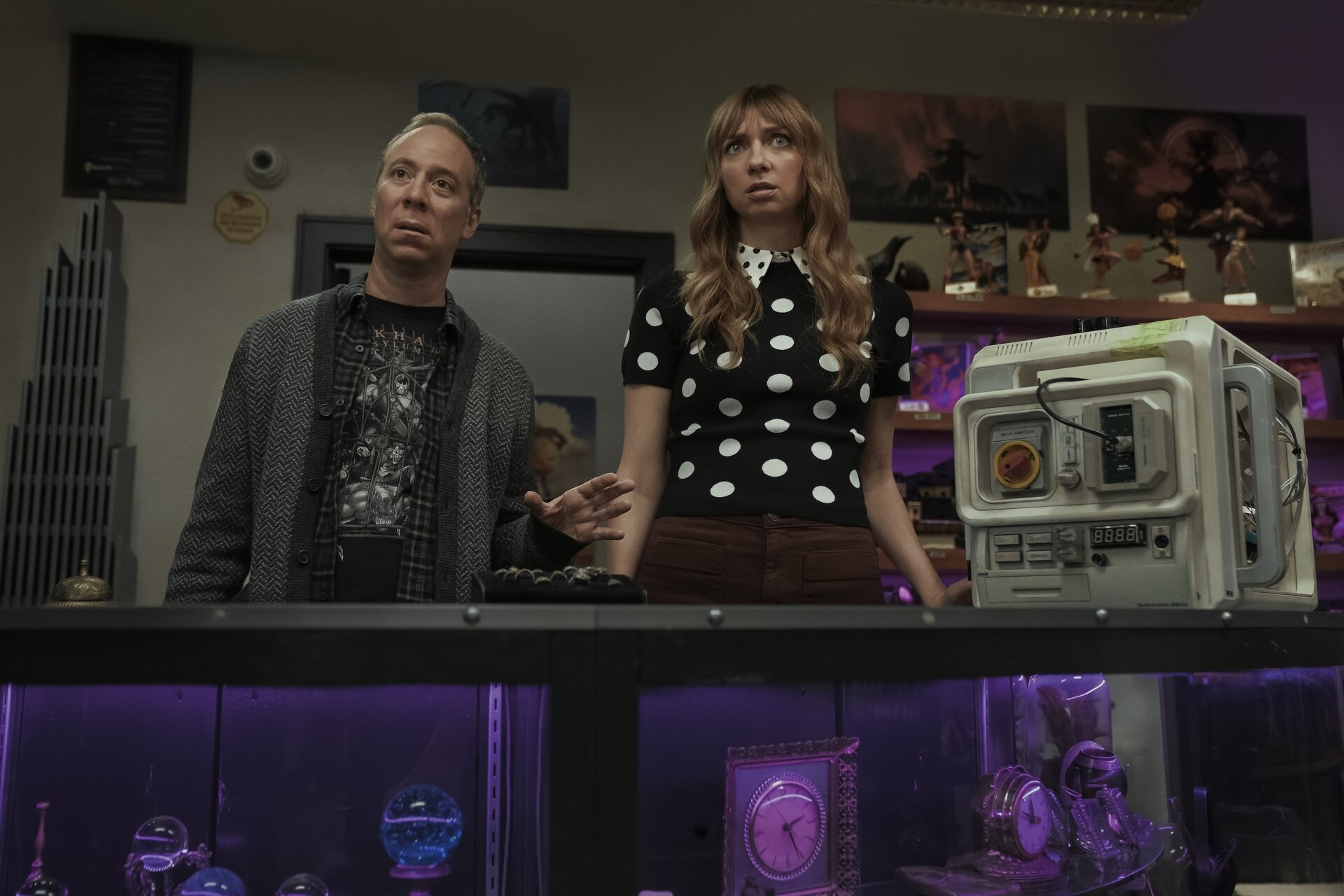 Stuart Fails to Save the Universe’ Producers on Episode 2’s Surprise Kaley Cuoco Cameo As an Alternate Penny