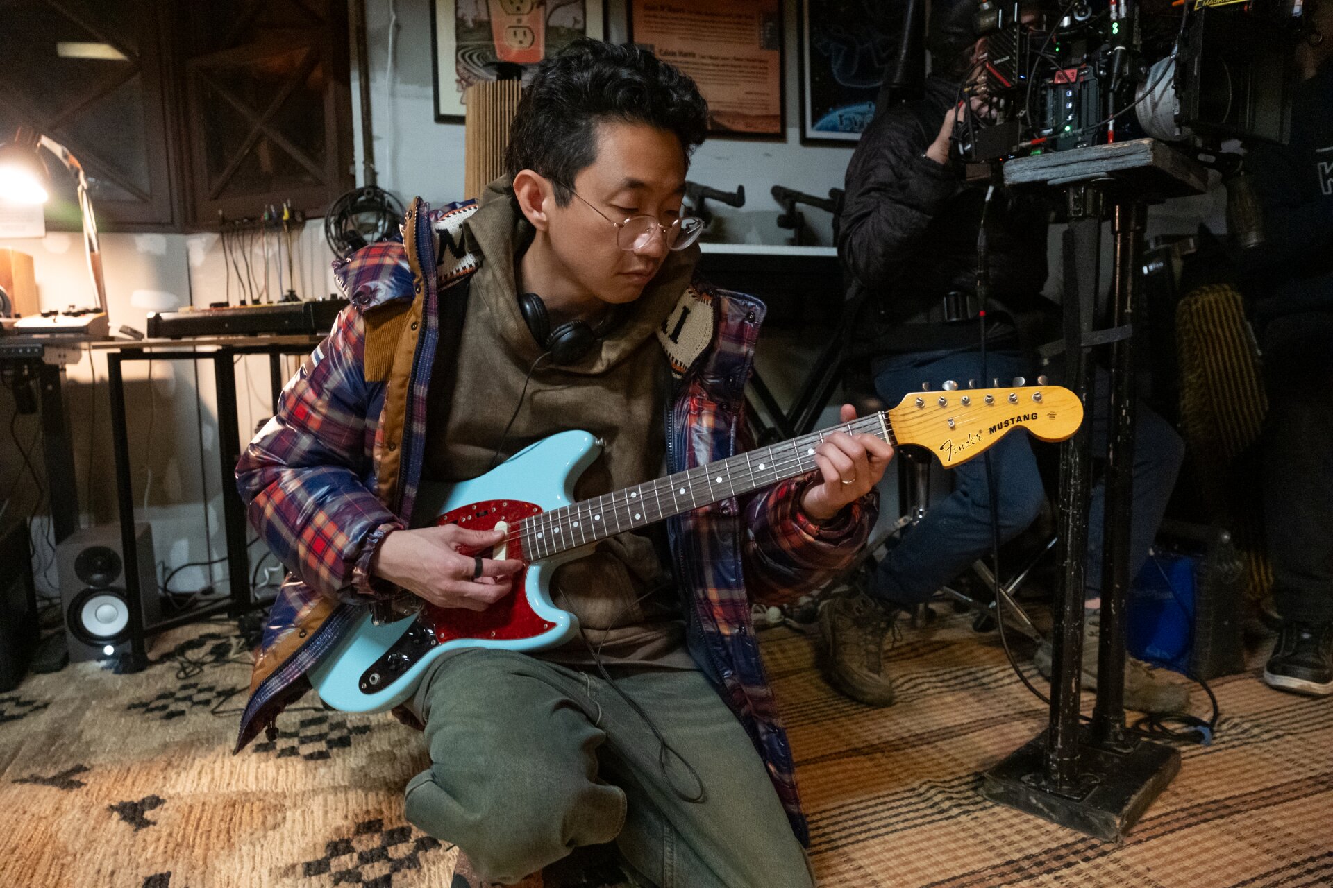 Beef’ Creator Lee Sung Jin on Abandoning His Tom Brady Heist Plot and the Finneas, Cailee Spaeny Emmy Snubs