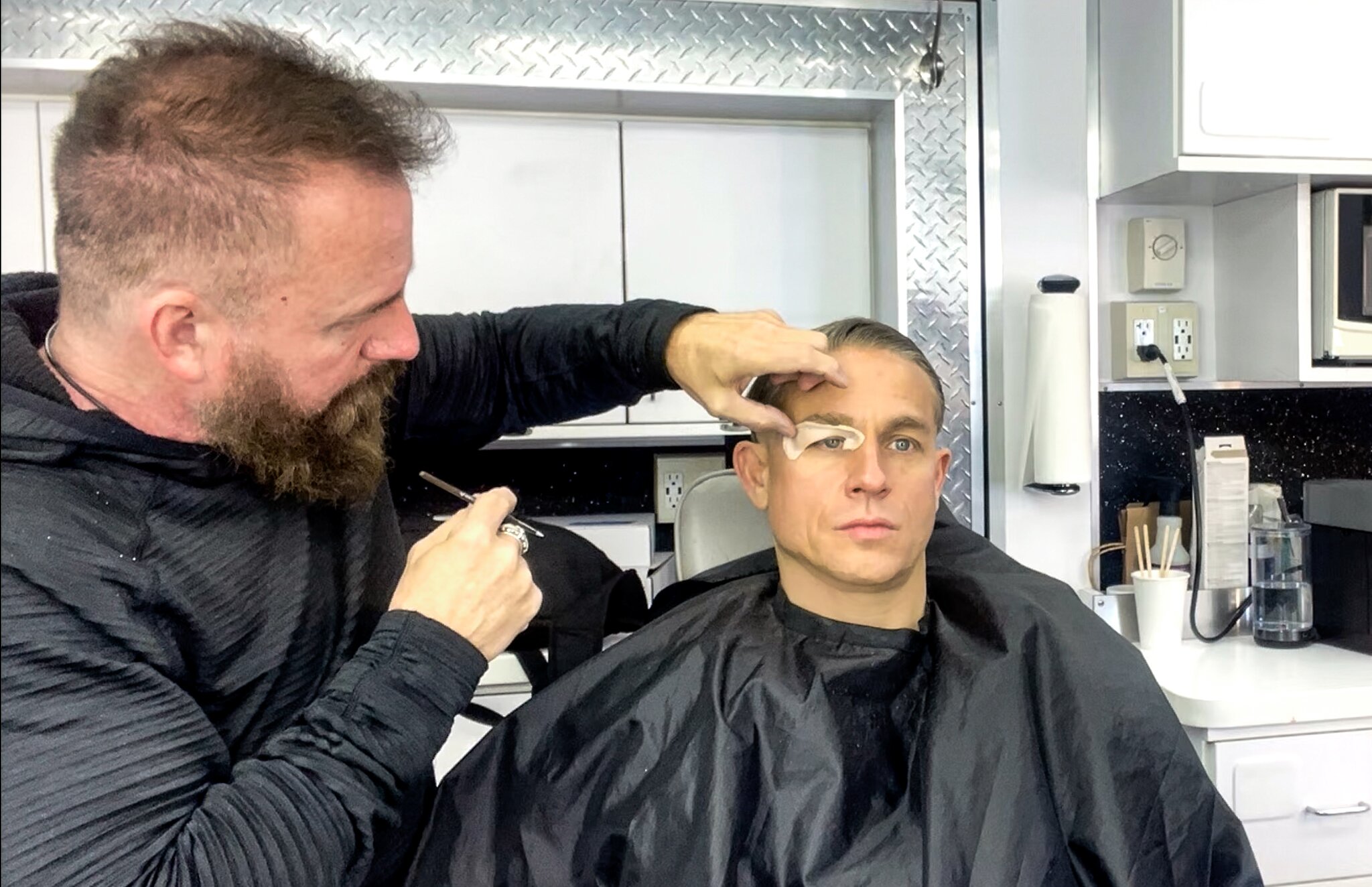 Charlie Hunnam on His Physical and Vocal Transformation to Play Ed Gein in ‘Monster