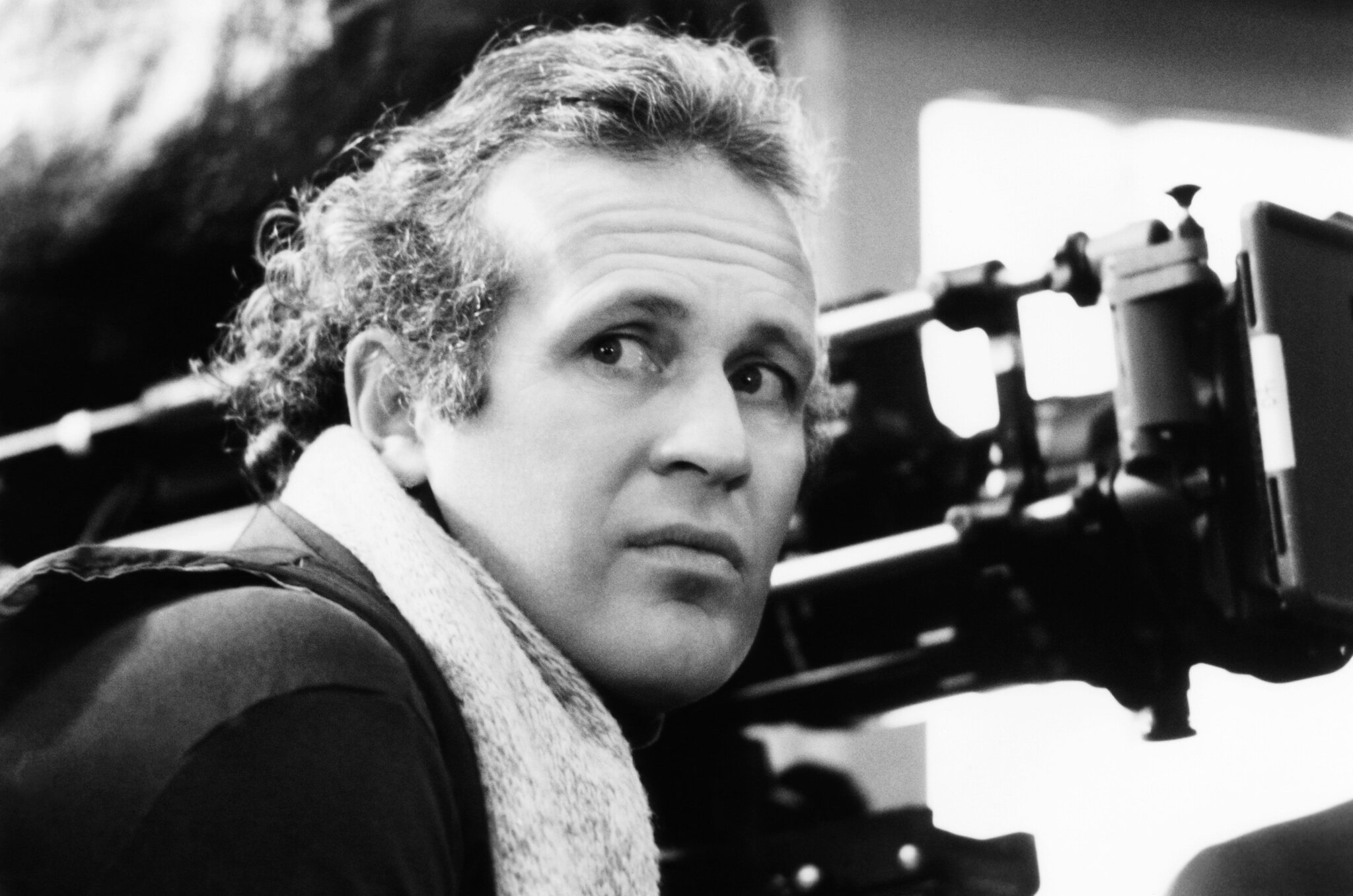 John Irvin, Director of ‘Hamburger Hill,’ ‘Tinker Tailor Soldier Spy,’ Dies at 86