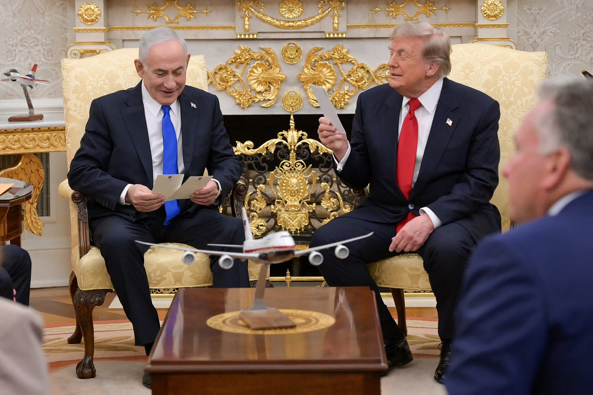 Iran attacks US bases in Middle East as Trump meets Netanyahu