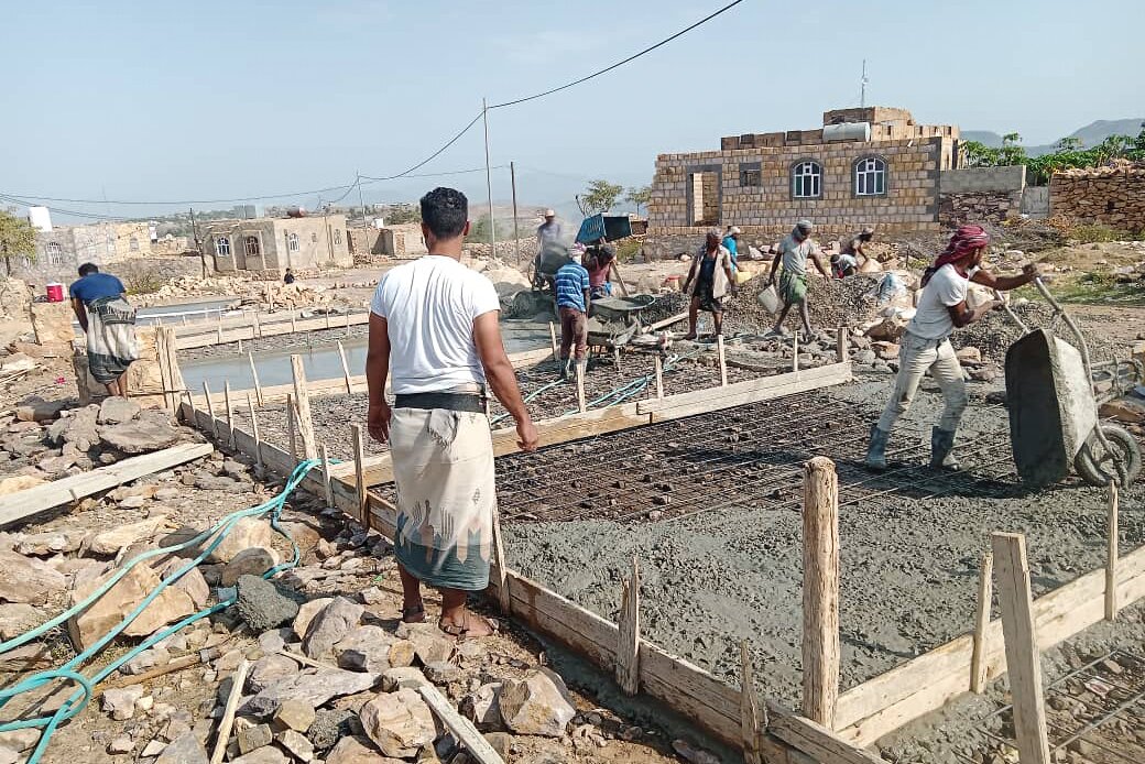 Yemen’s crumbling roads mean an arduous quest for water for Taiz villagers