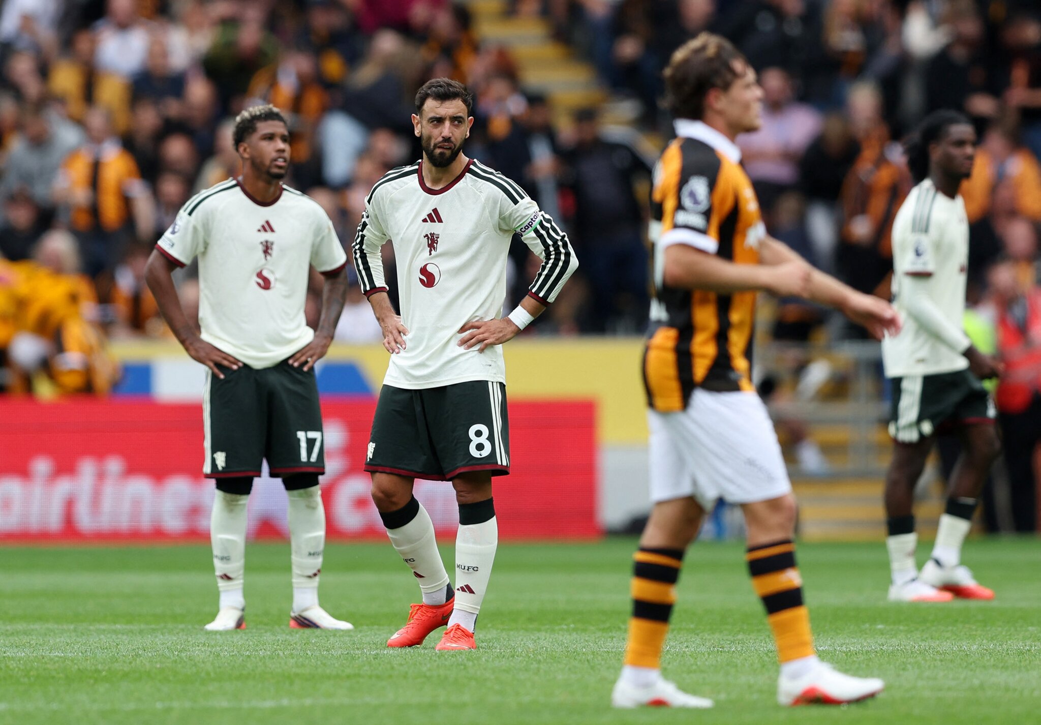 Man Utd humiliated at Hull to open Premier League account
