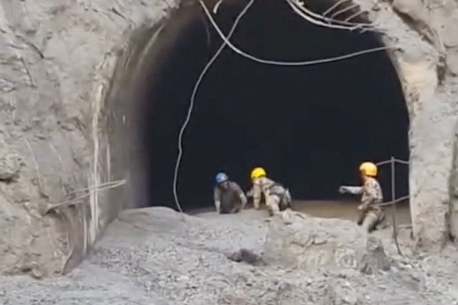 Nepal rescuers drill into tunnels in bid to reach trapped workers