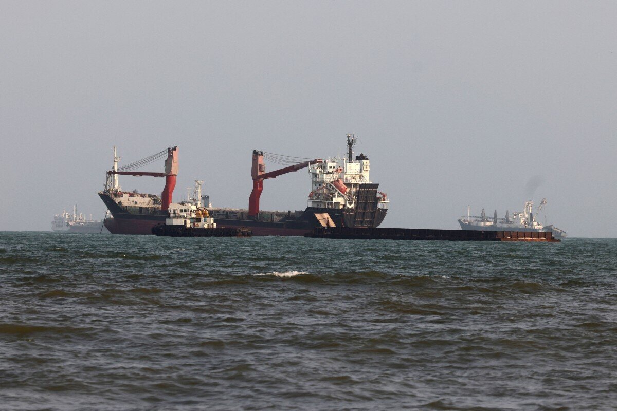 Oil Prices Climb as U.S.-Iran Peace Hopes Fade