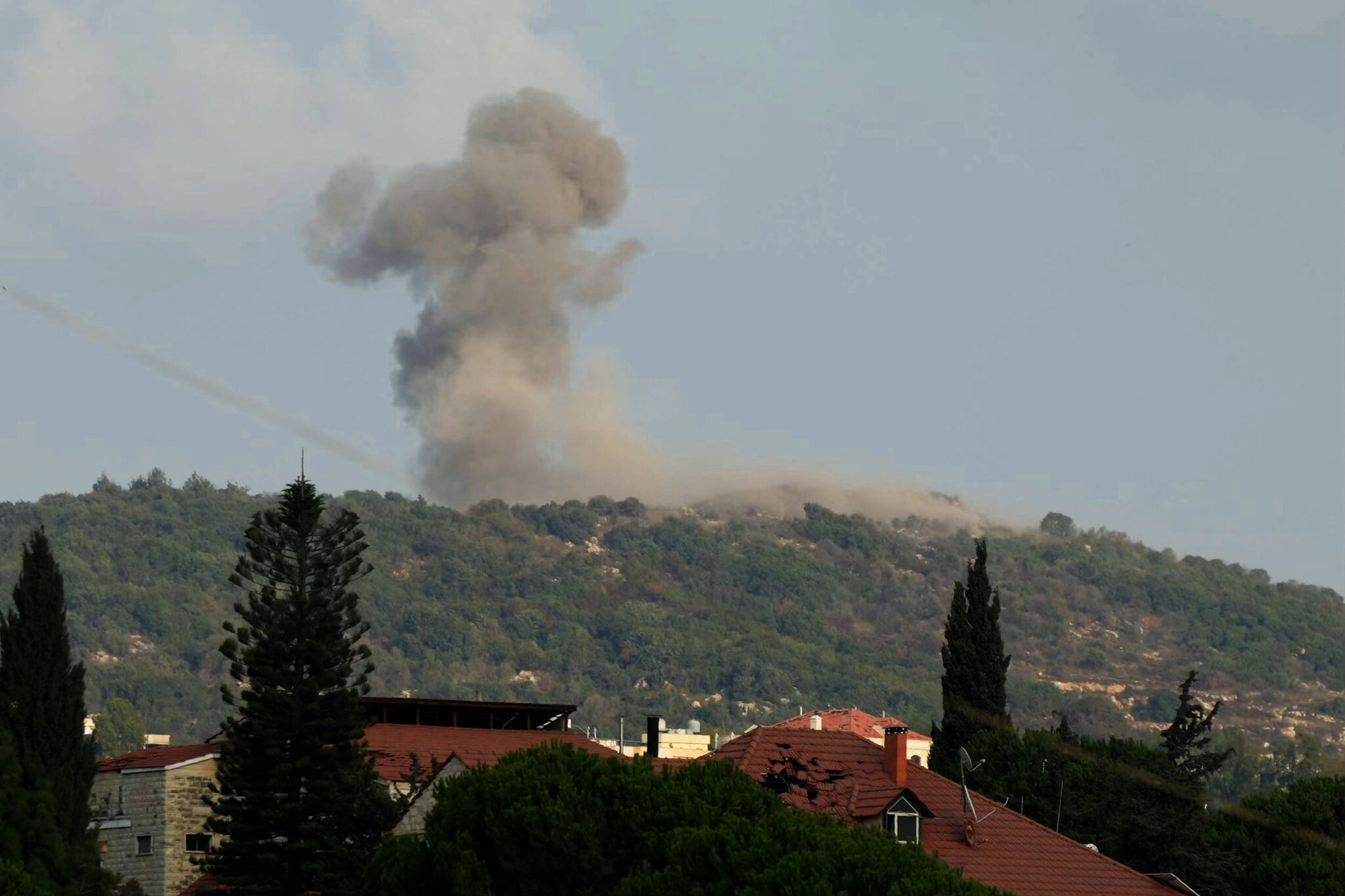 Israeli strike kills seven in south Lebanon as attacks intensify