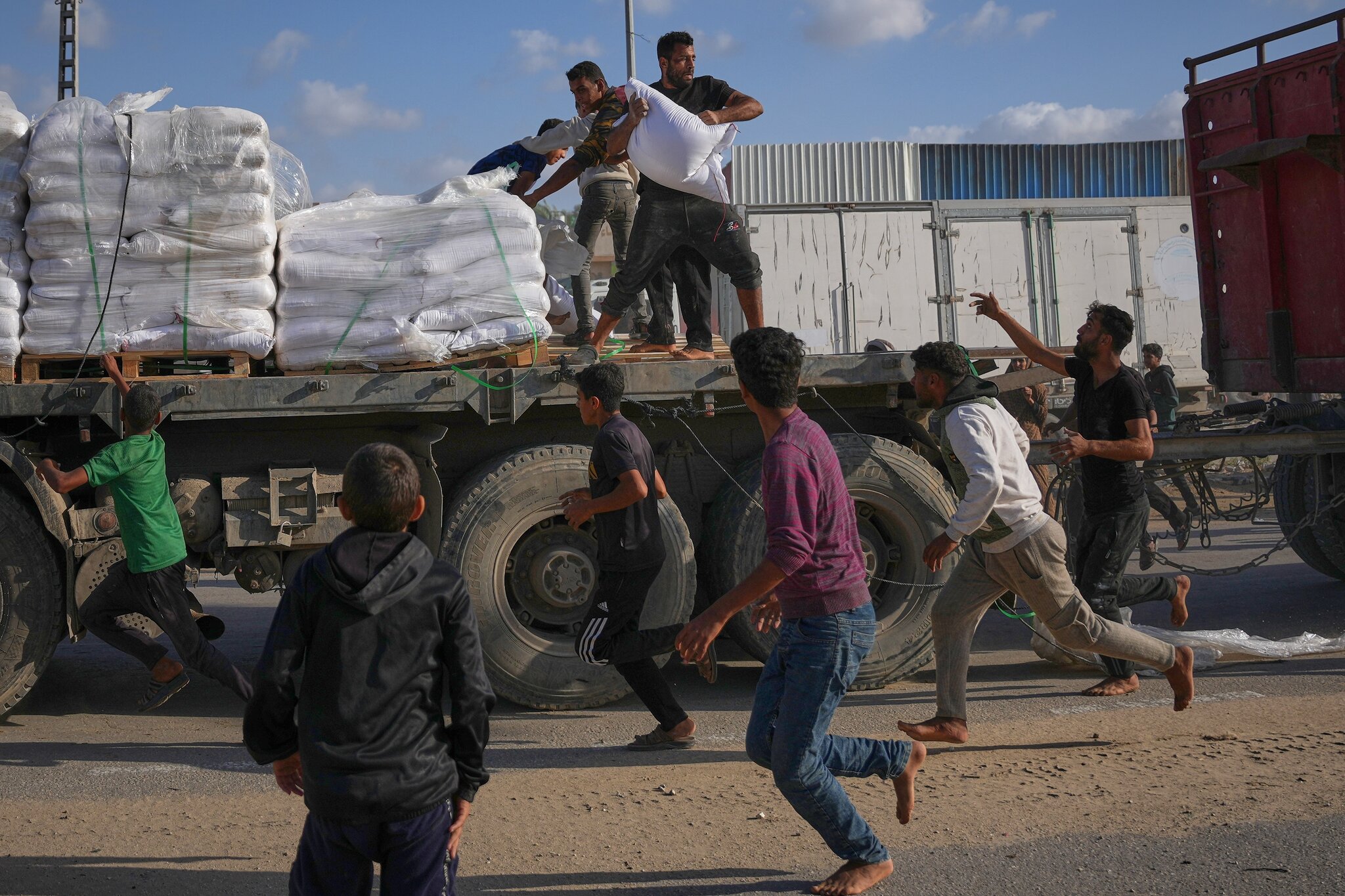 Why aid entering Gaza may not reach those who need it