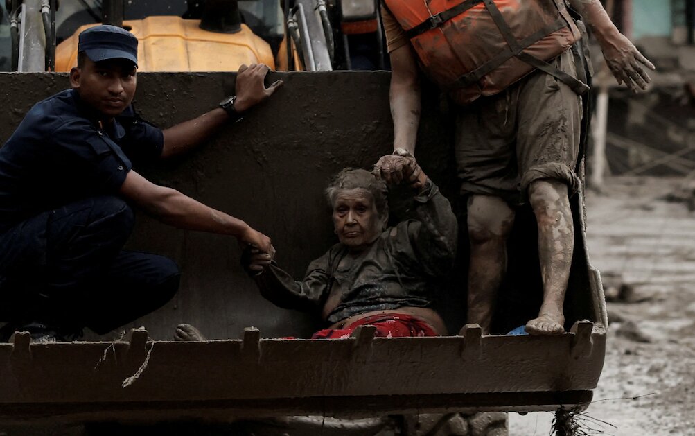 Rescuers search for hundreds missing in Nepal-Tibet flash floods